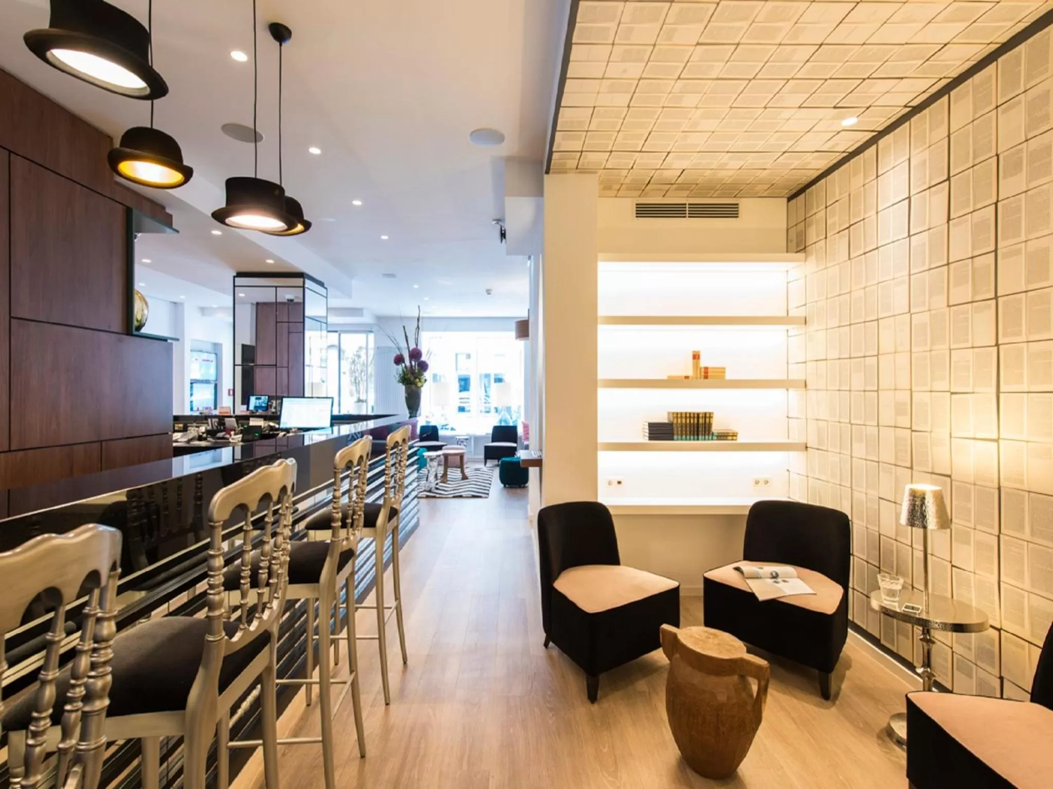 Lounge or bar, Restaurant/Places to Eat in Ambassador Hotel