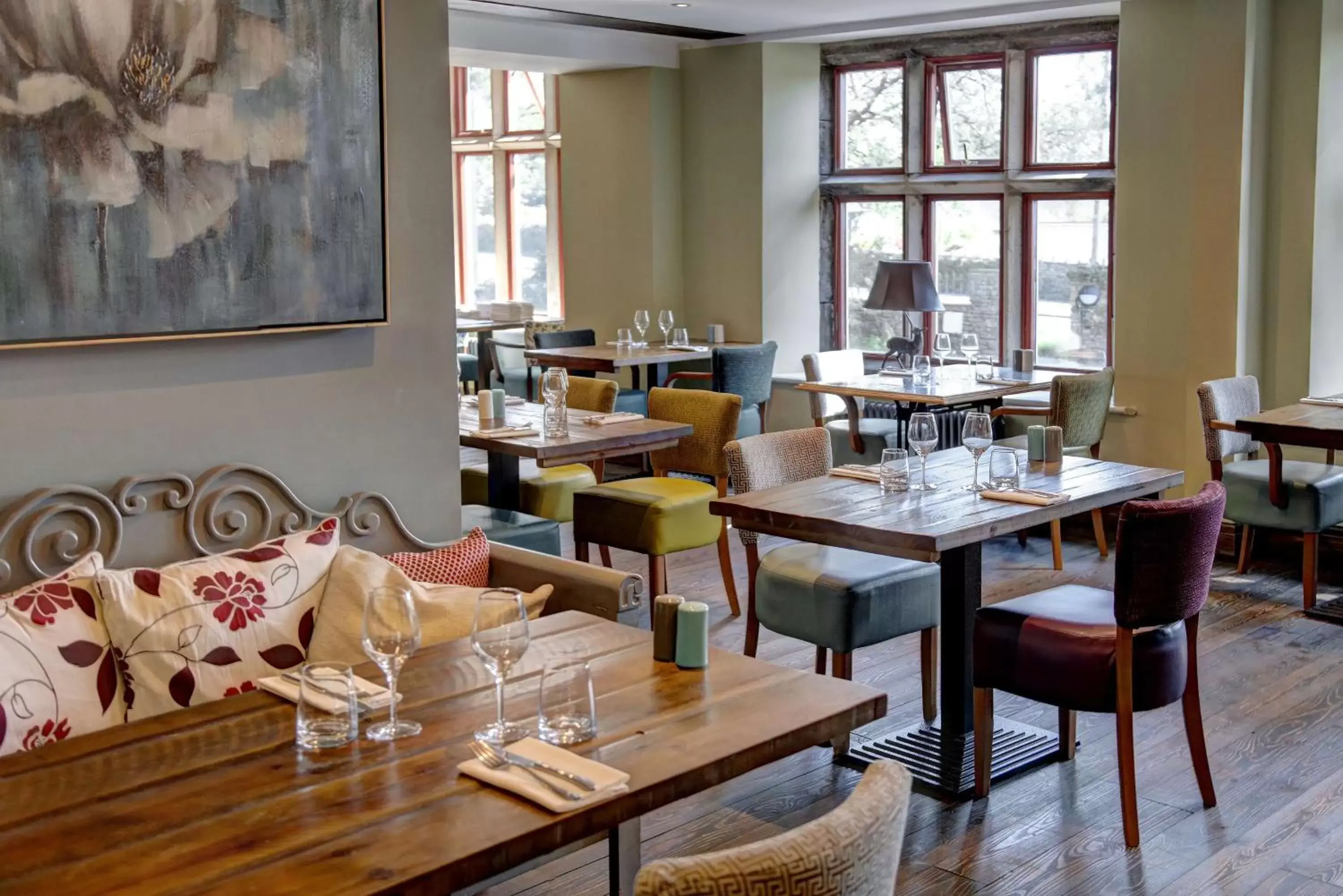 Restaurant/Places to Eat in Stonecross Manor Hotel