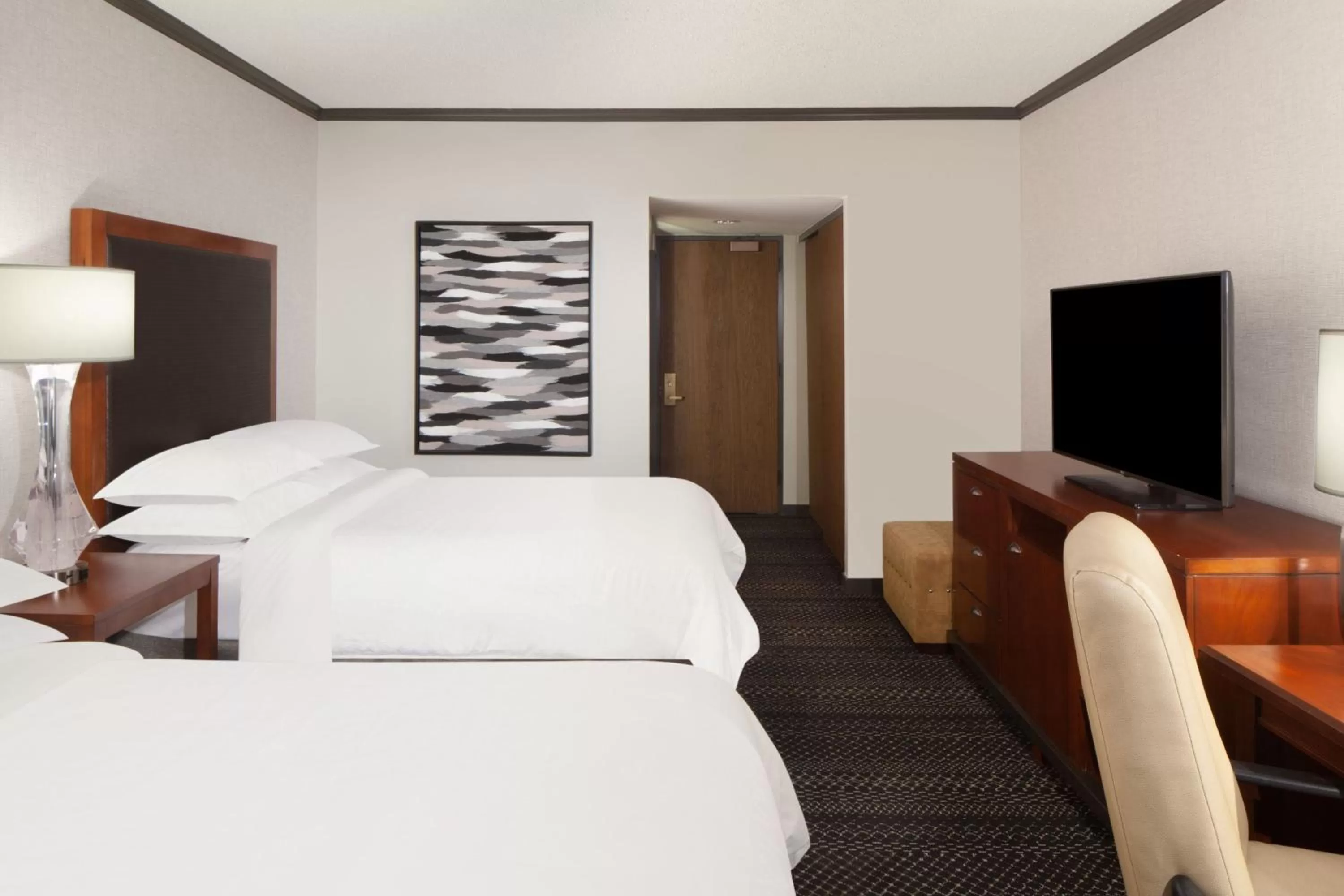 Photo of the whole room, Bed in Sheraton Anchorage Hotel