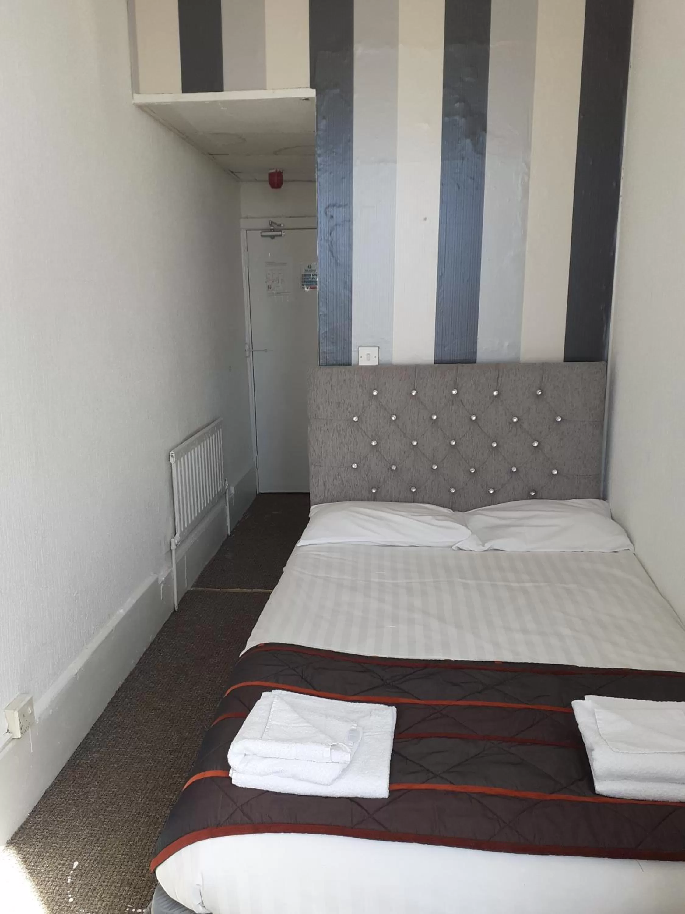 Bedroom, Bed in The Coastal Bay Hotel