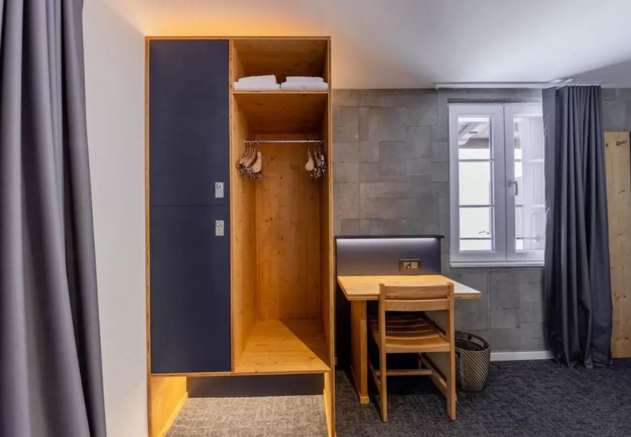 wardrobe, TV/Entertainment Center in Villars Lodge