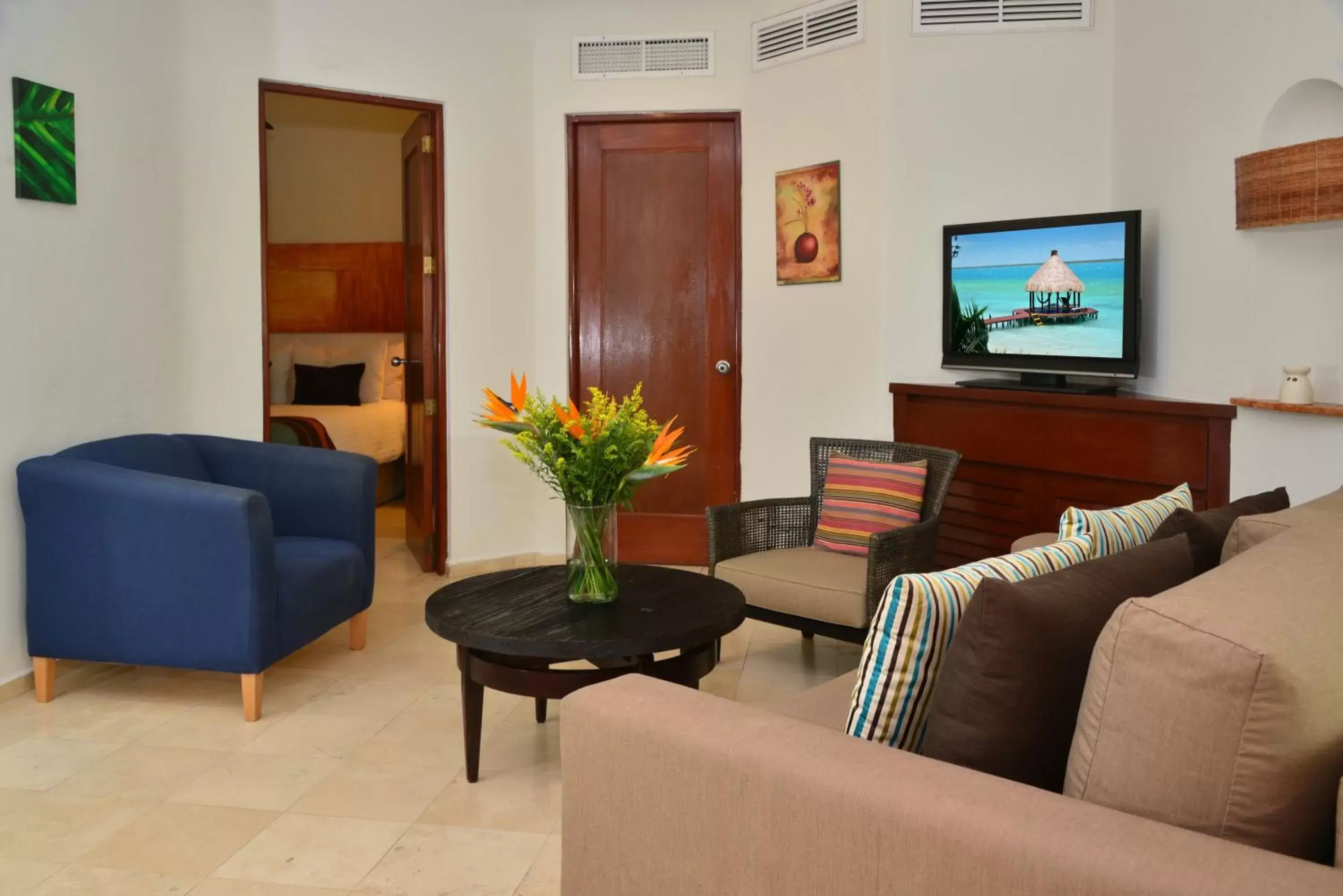 Living room, Seating Area in Playa Palms Beach Hotel