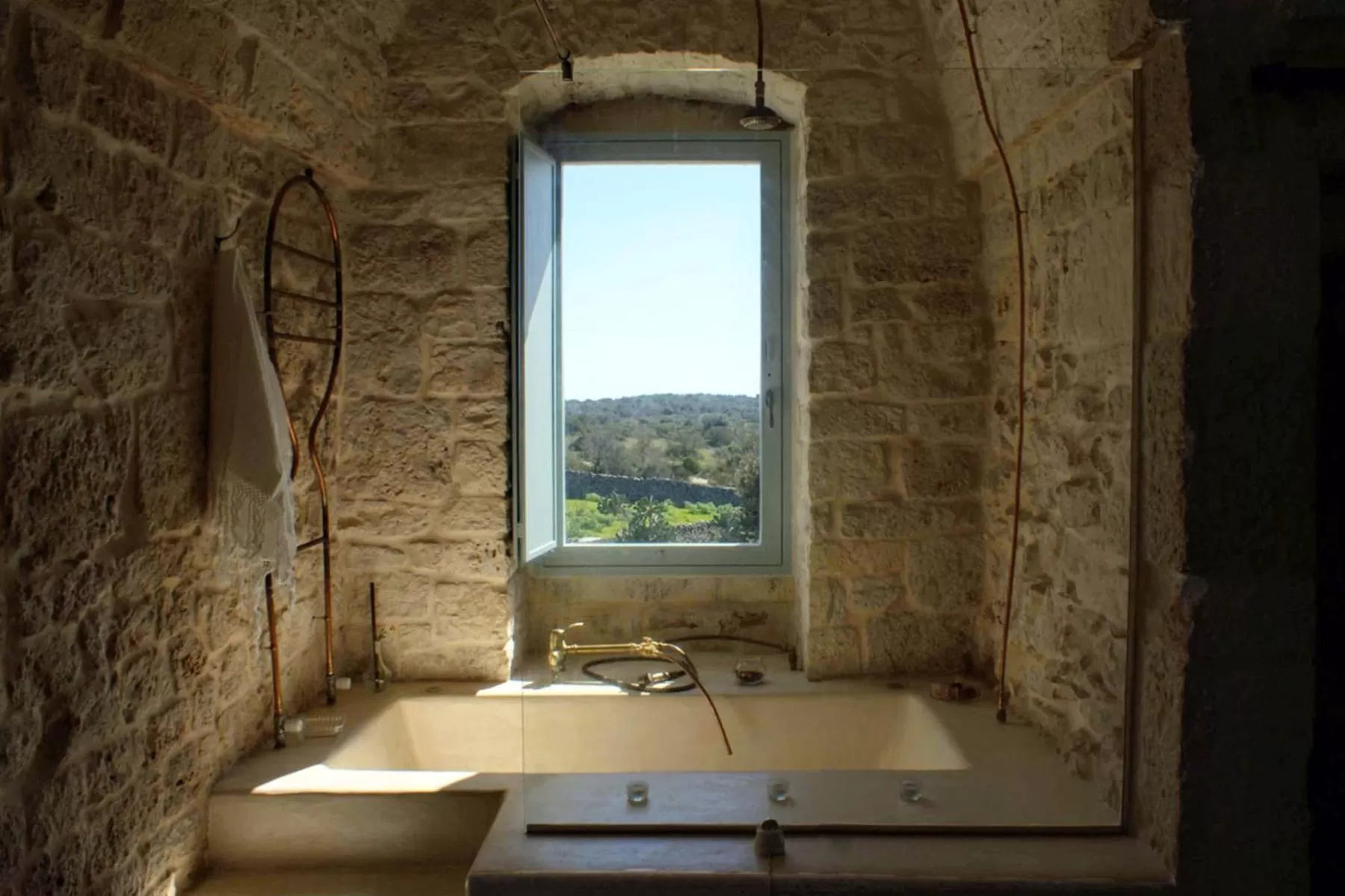 Shower in Masseria LoJazzo