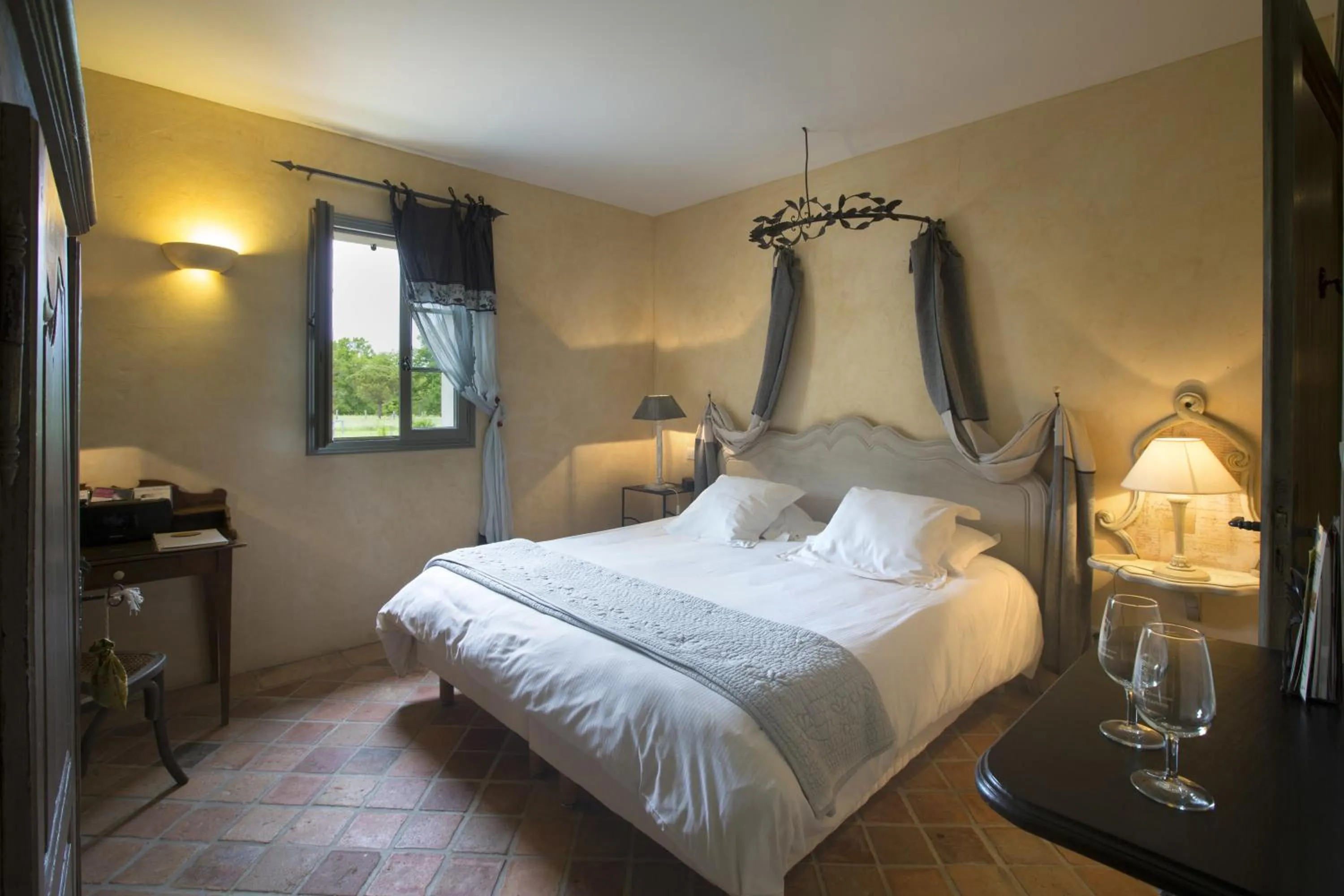 Bedroom, Bed in Hôtel-Spa Le Saint Cirq