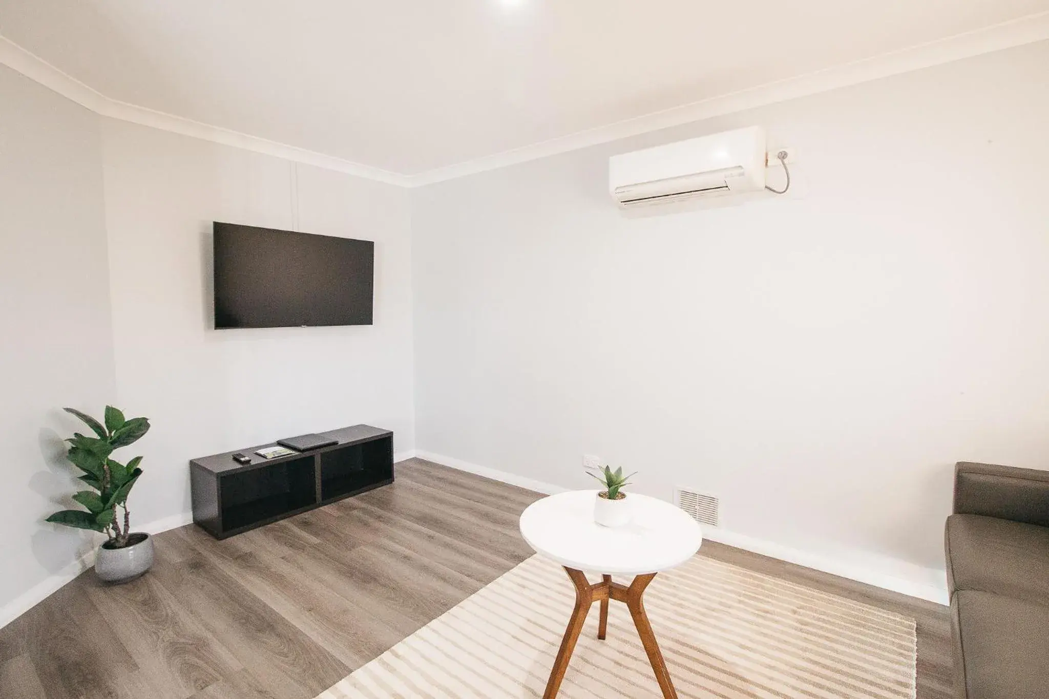 TV/Entertainment Center in Quality Apartments Banksia Albany