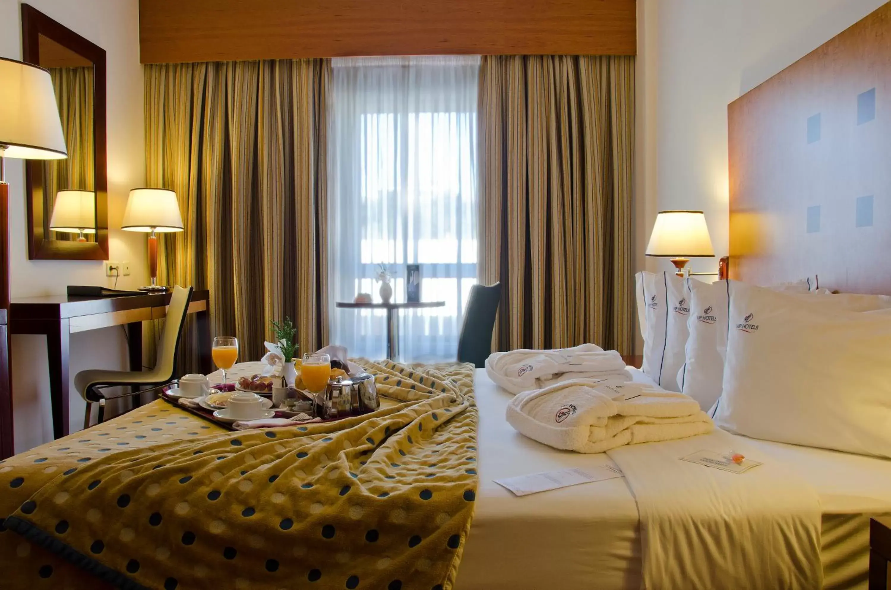 Photo of the whole room, Bed in VIP Executive Santa Iria Hotel