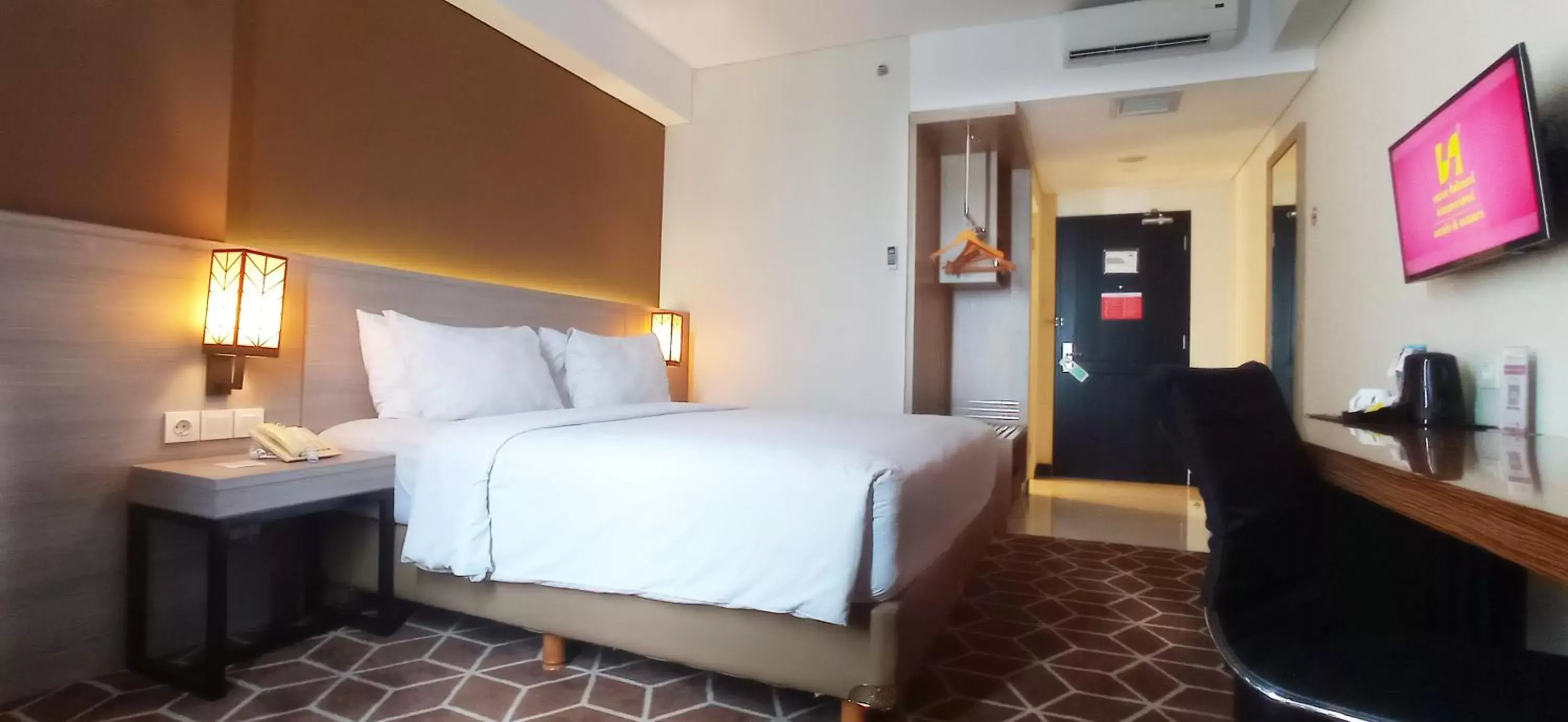 Bed in Swiss-Belinn Tunjungan Surabaya