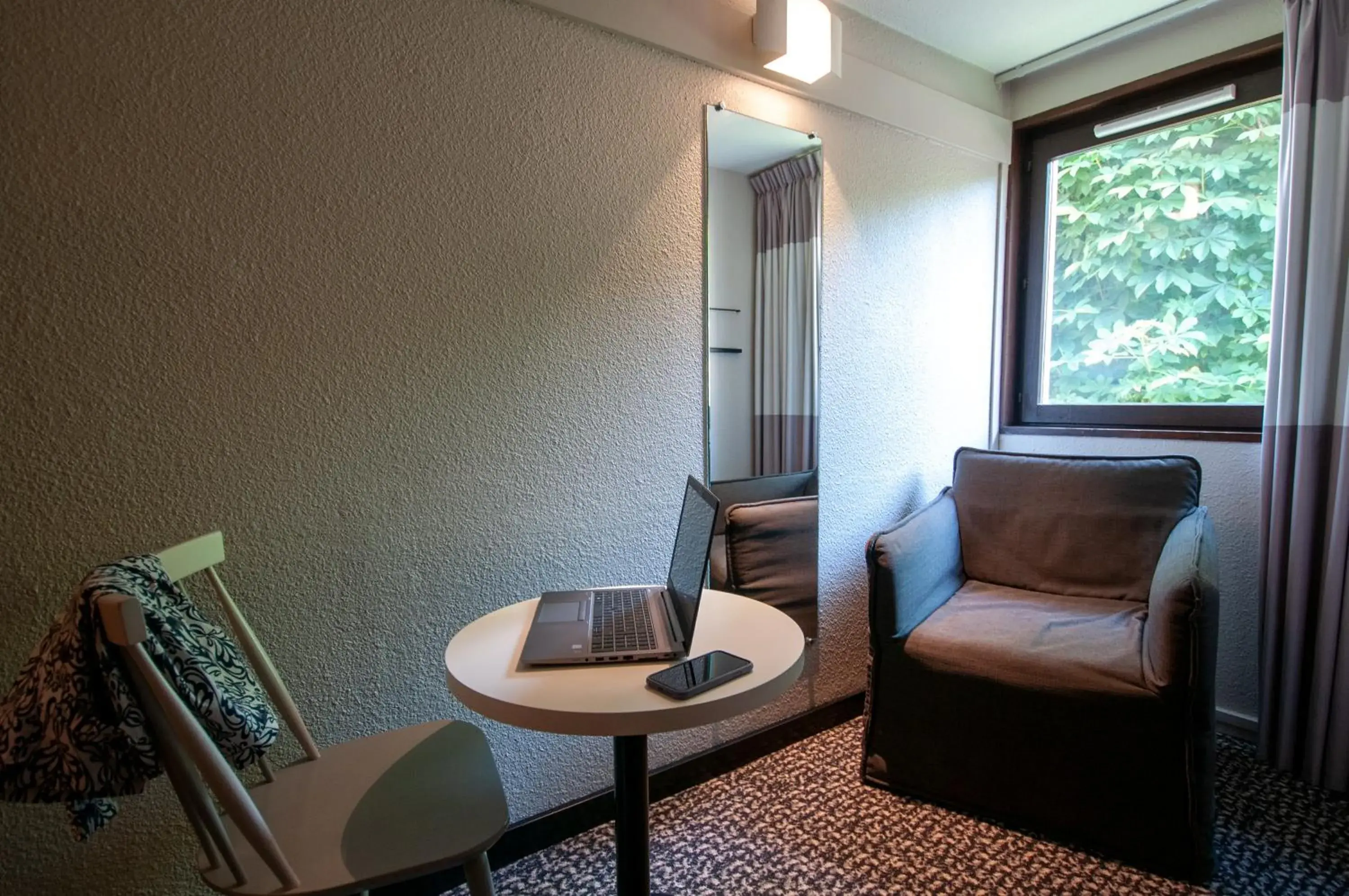 Photo of the whole room, Seating Area in ibis Maisons Laffitte