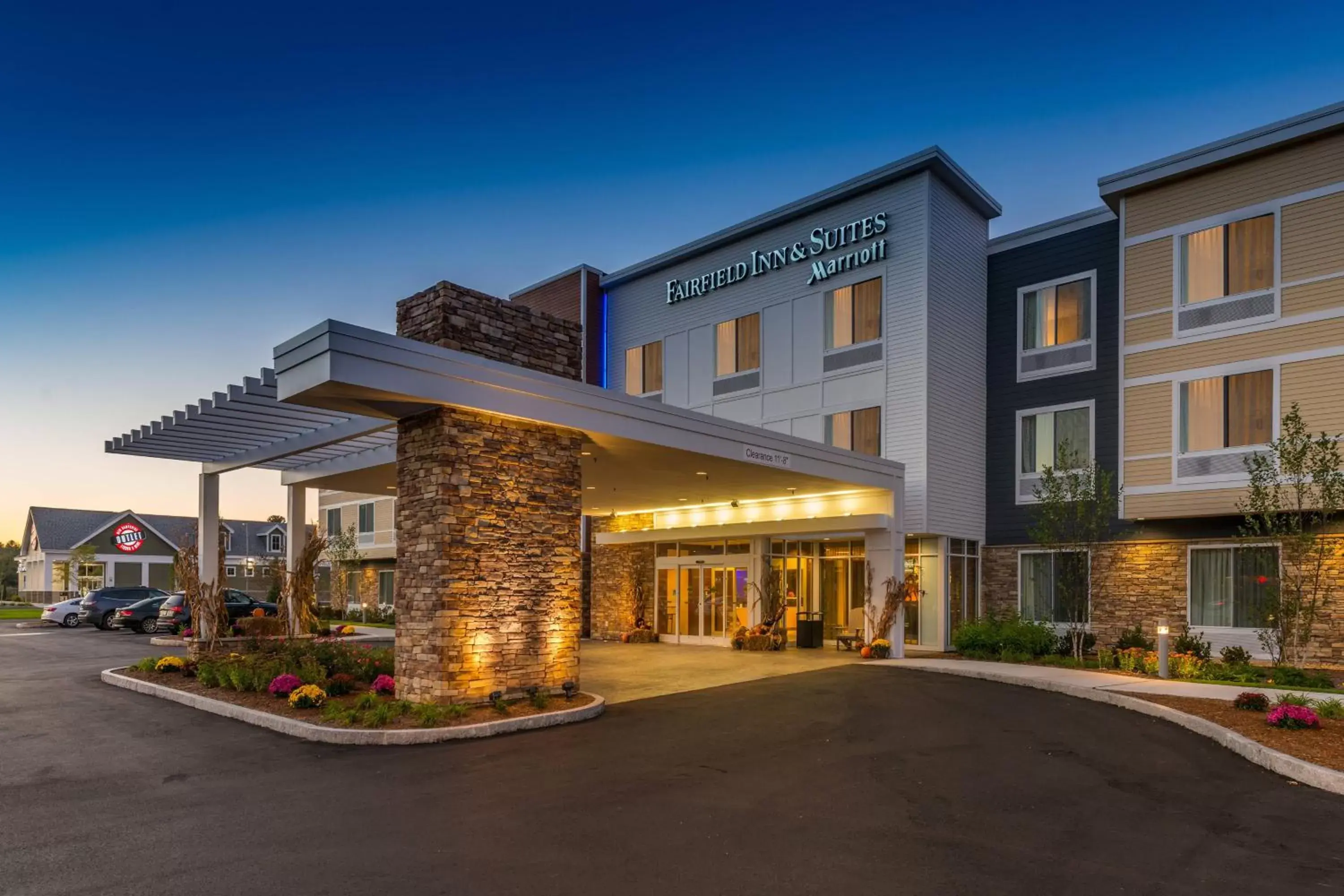 Property Building in Fairfield Inn & Suites by Marriott Plymouth White Mountains