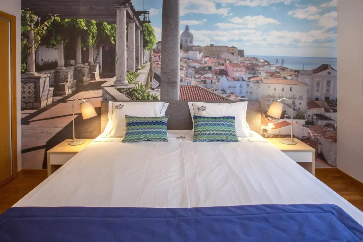 Bed in Famous Crows Lisbon Suites