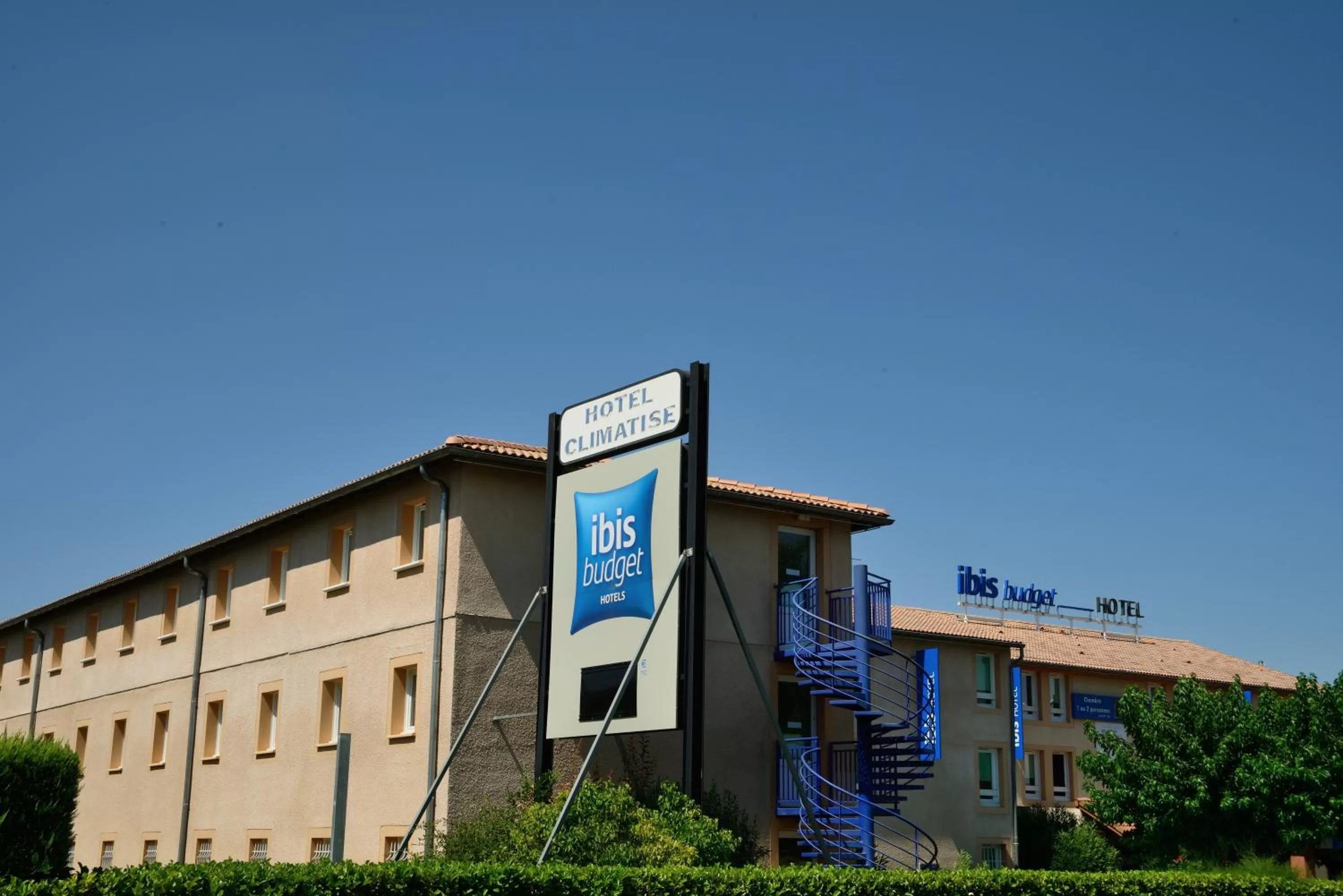 Property building in Ibis Budget Avignon Nord