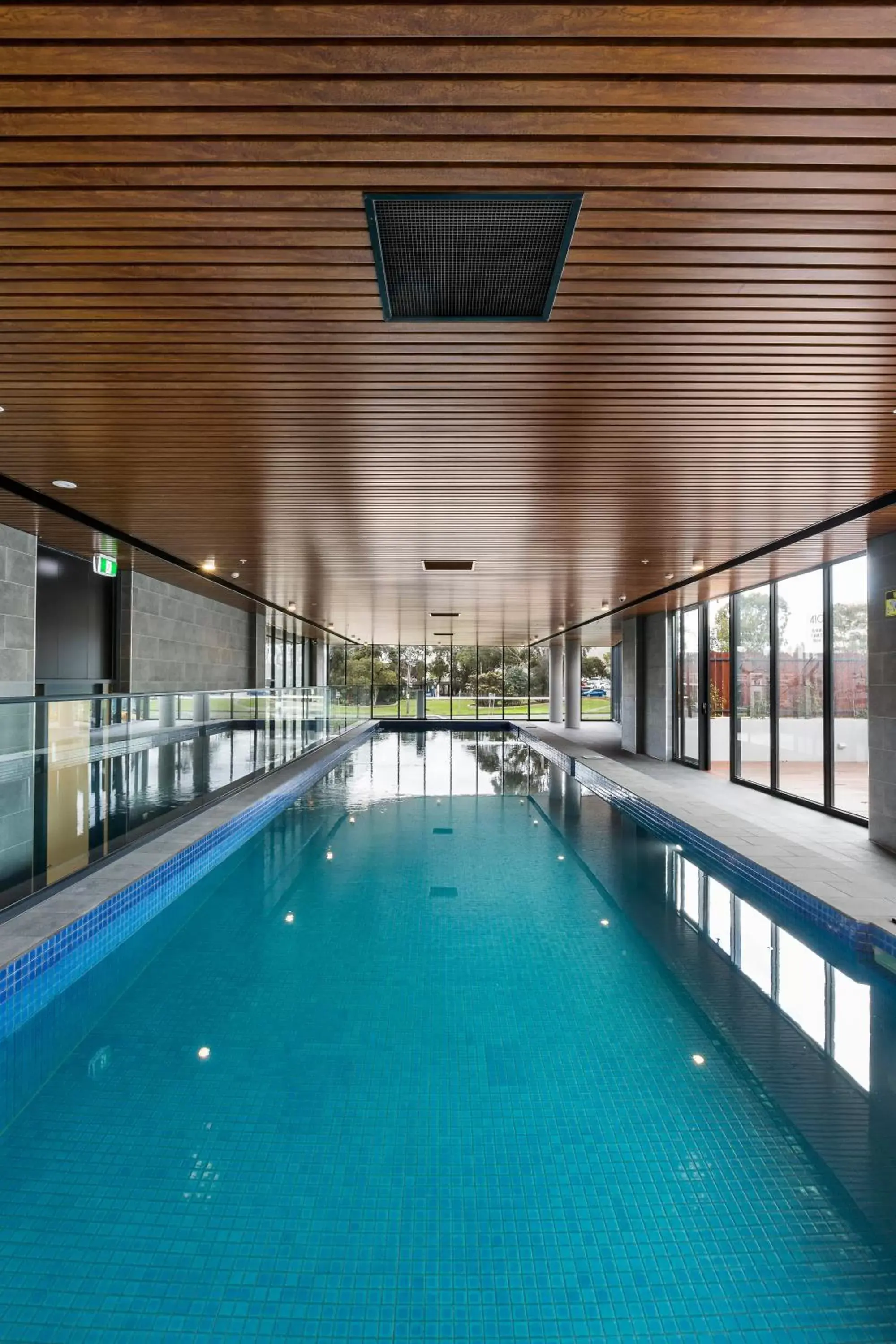 Swimming Pool in Melbourne Knox Central Apartment Hotel