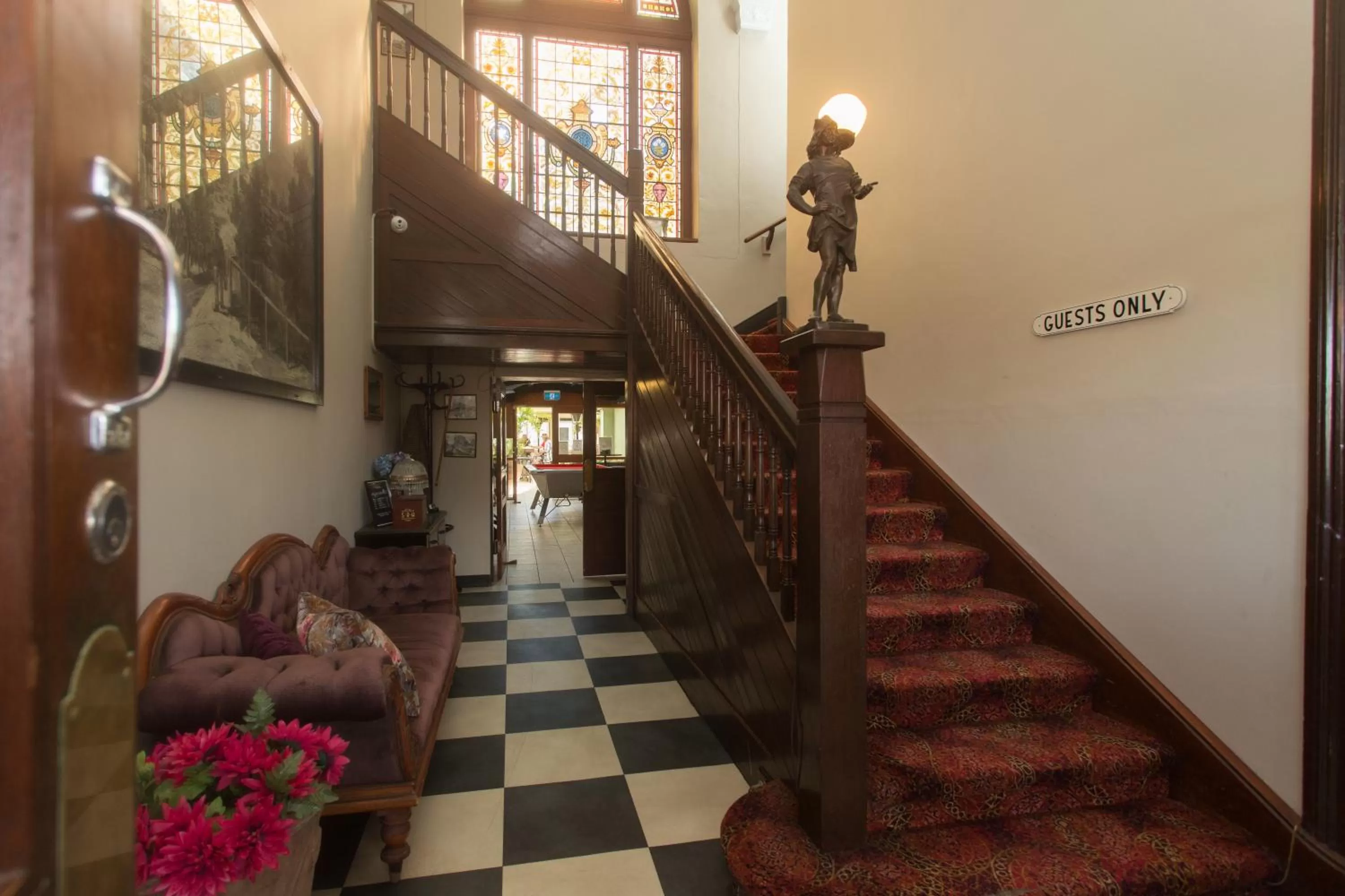Decorative detail in Southern Railway Hotel Goulburn