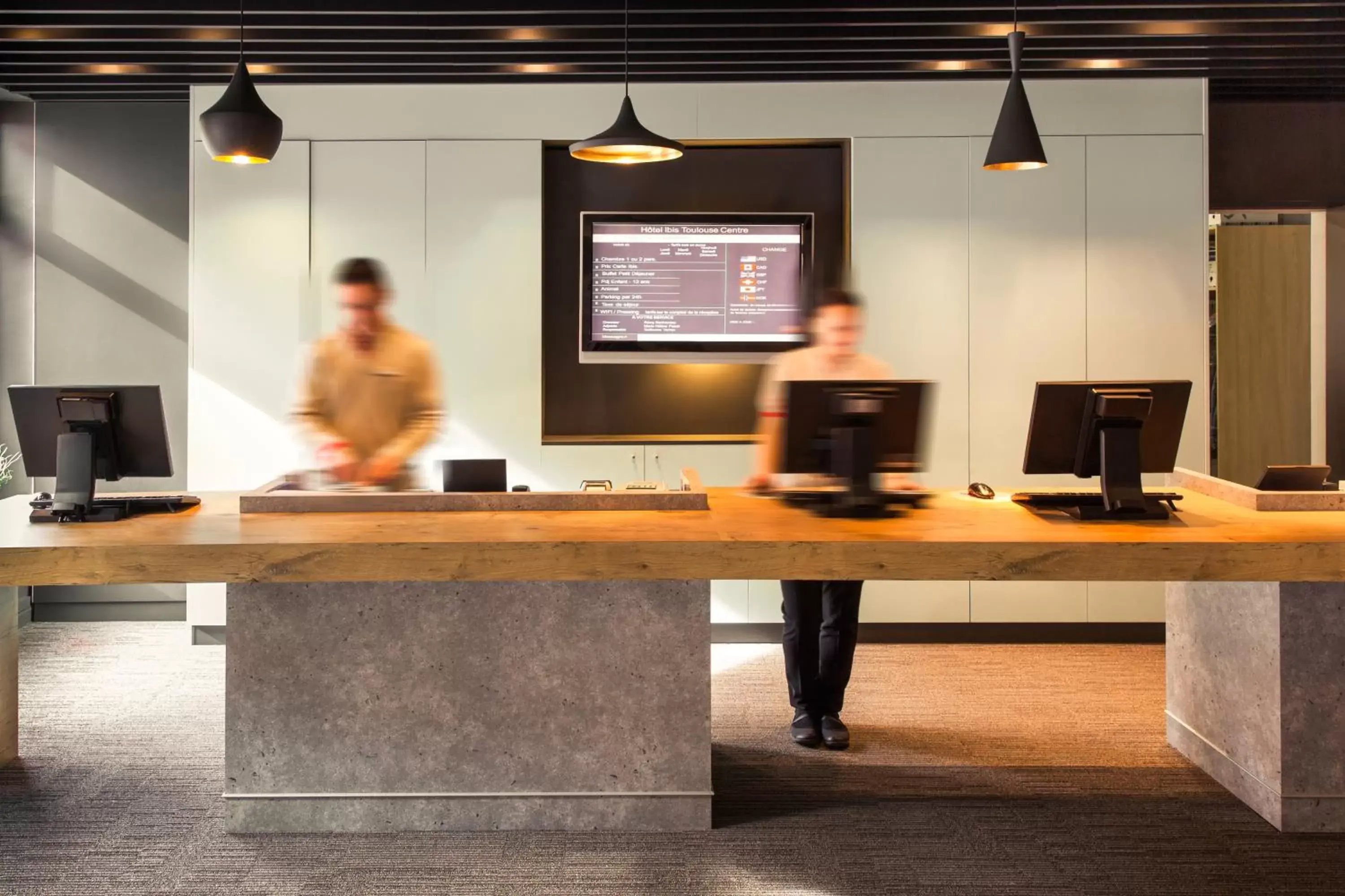 Lobby or reception in ibis Toulouse Centre