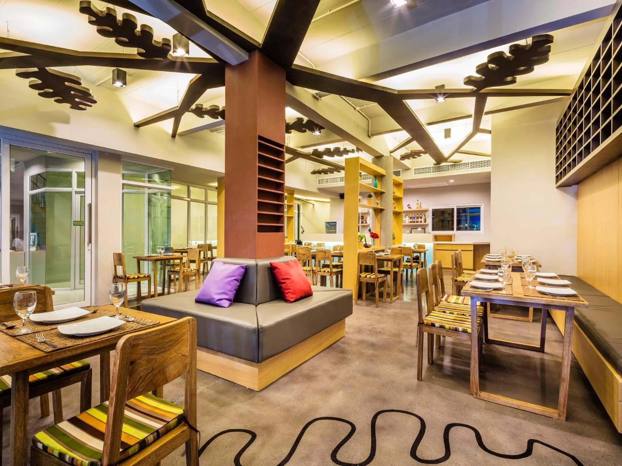 Restaurant/places to eat in Atelier Suites