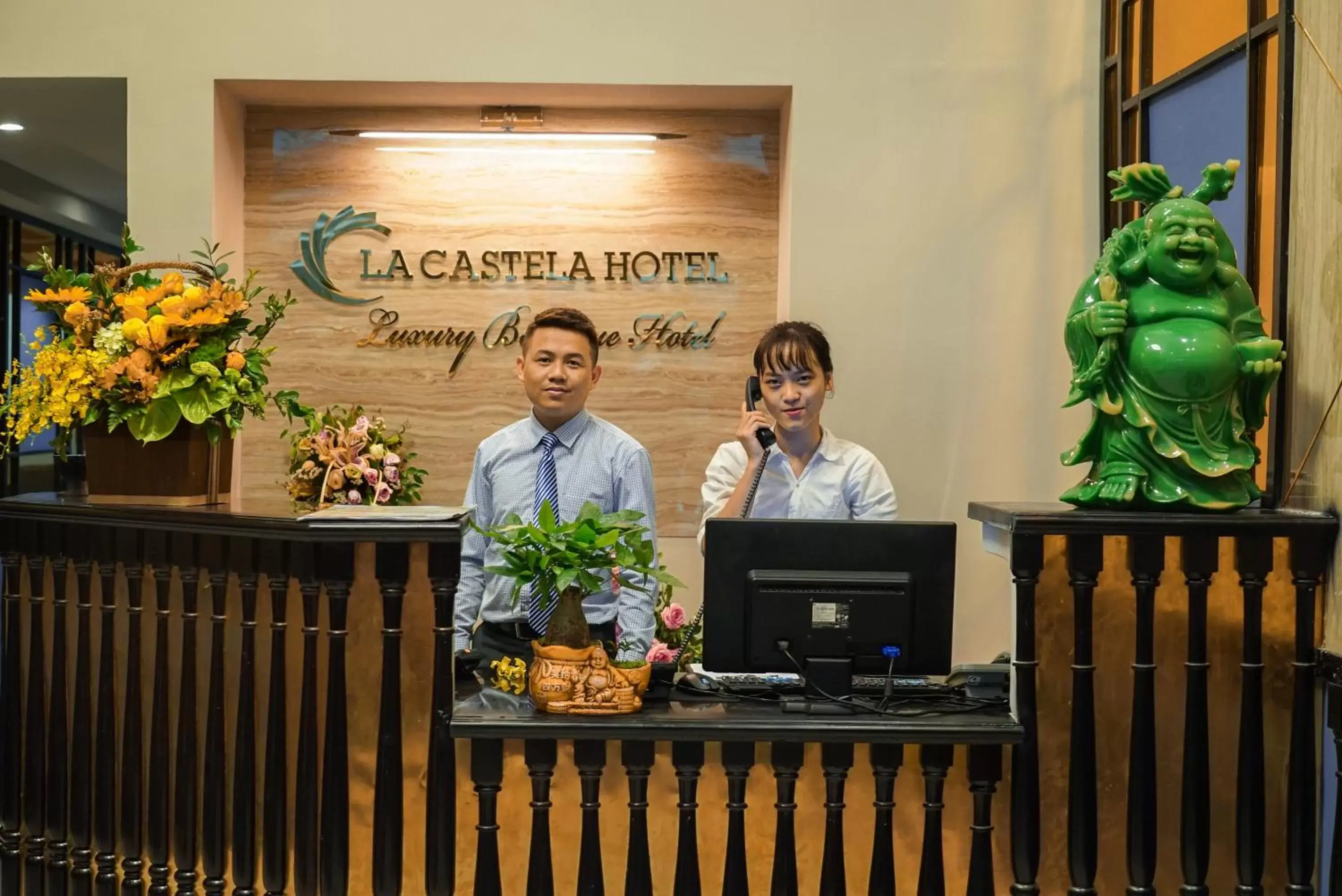 Staff, Lobby/Reception in Hanoi La Castela Hotel