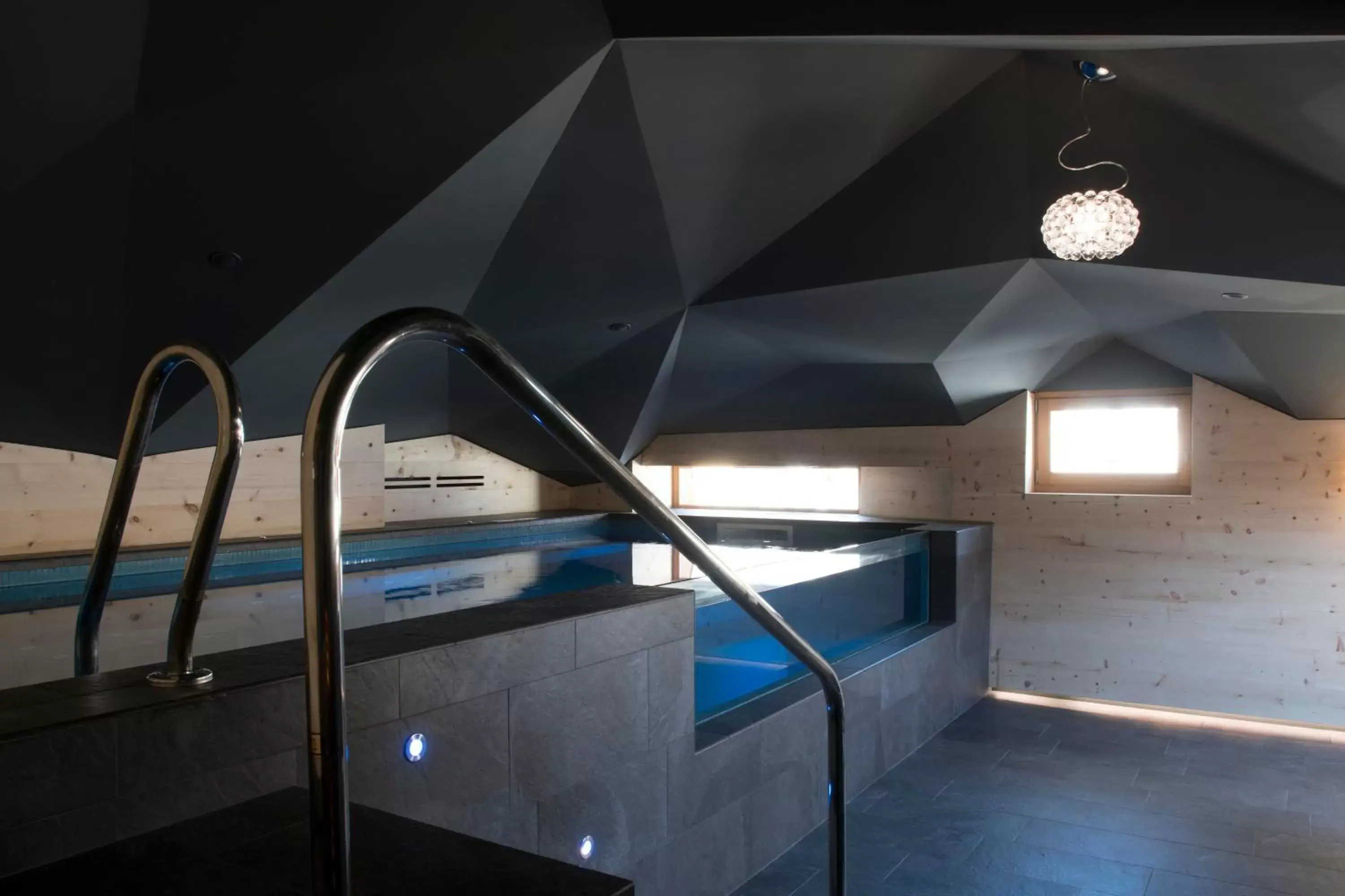 Hot Tub, Swimming Pool in Hotel Tremoggia