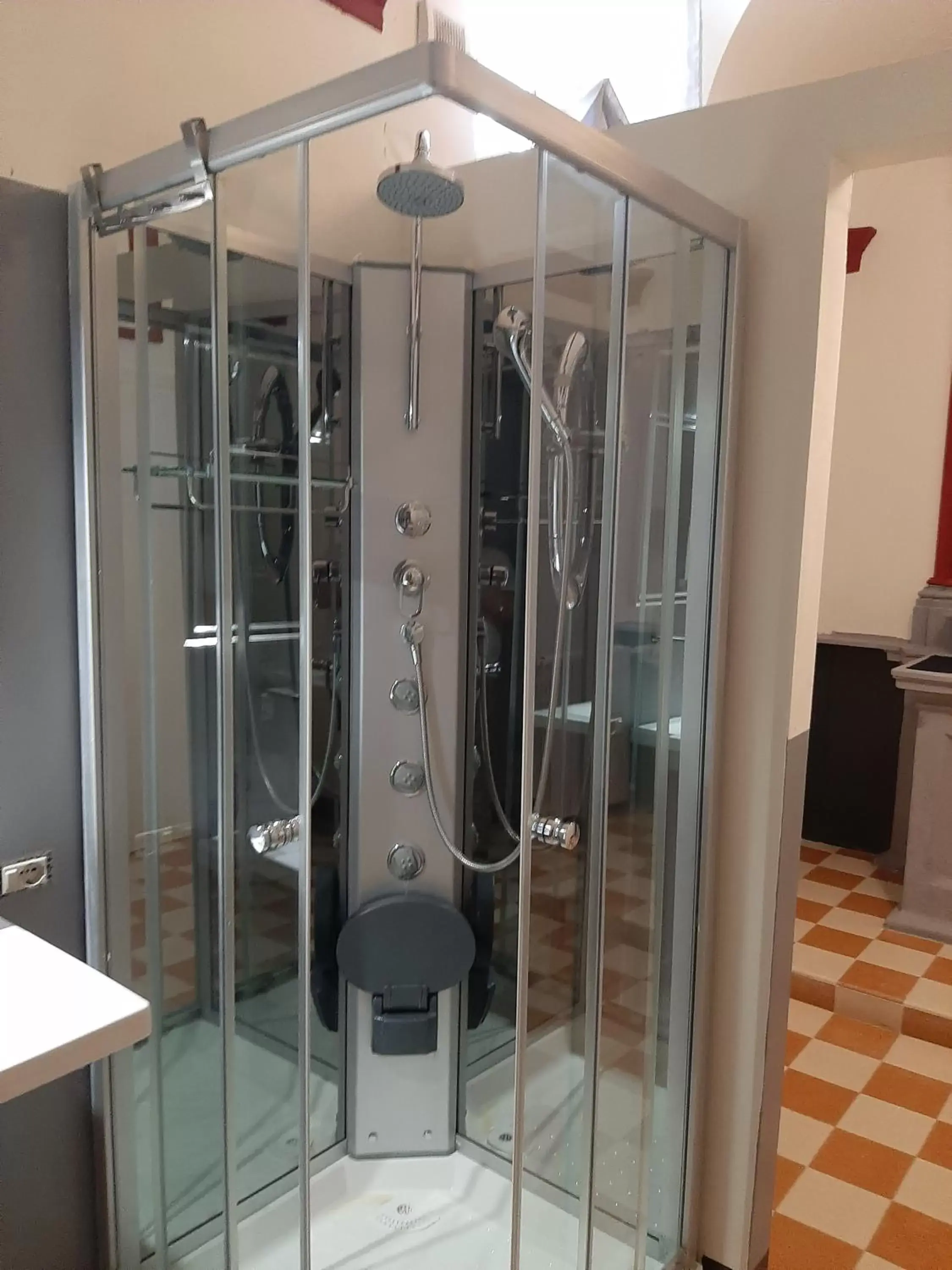 Shower, Bathroom in B&B Principe Calaf 3