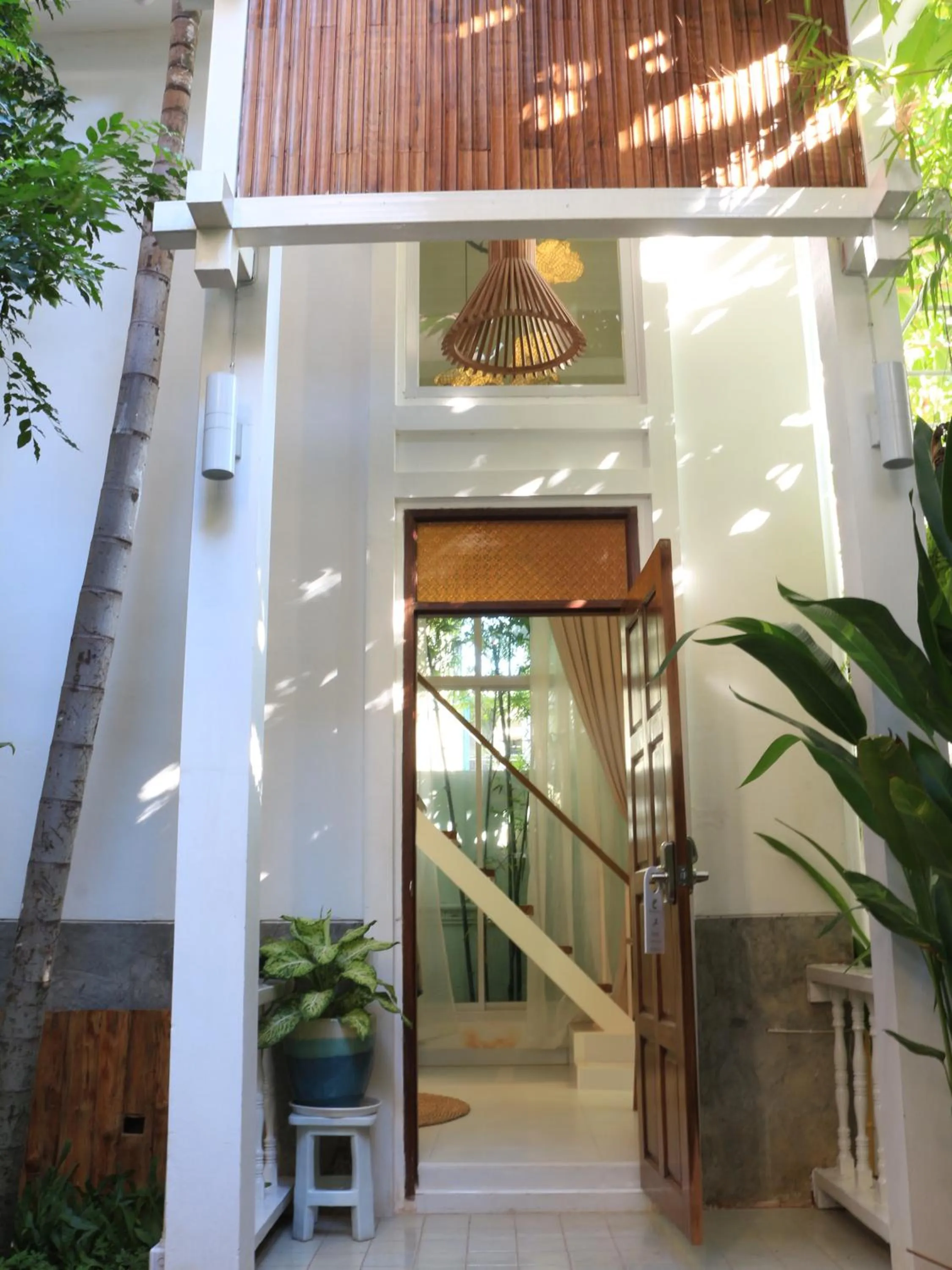 Facade/entrance in Changmoi House (Little Village)