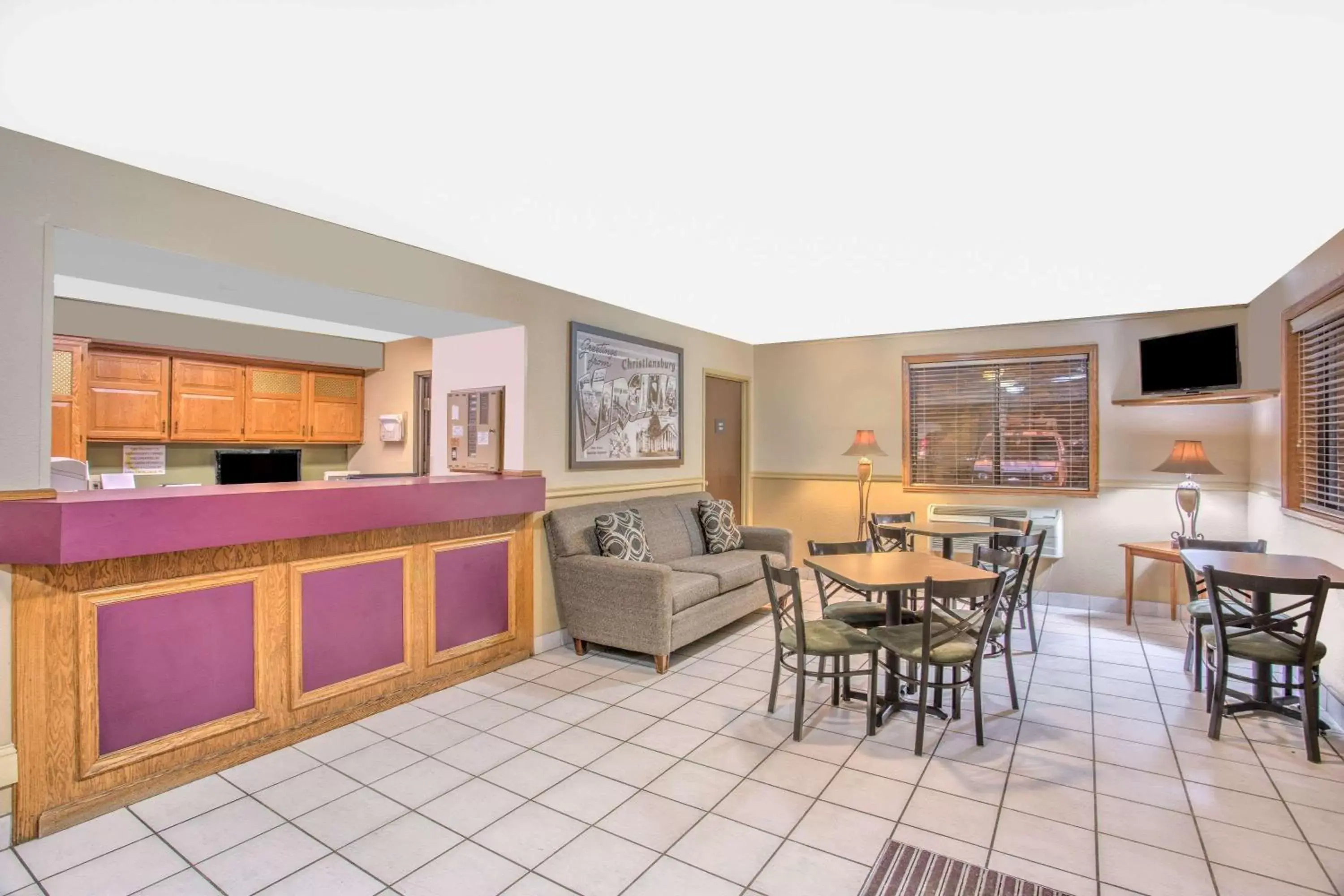 Lobby or reception in Super 8 by Wyndham Christiansburg/Blacksburg Area Lobby or reception in Super 8 by Wyndham Christiansburg/Blacksburg Area