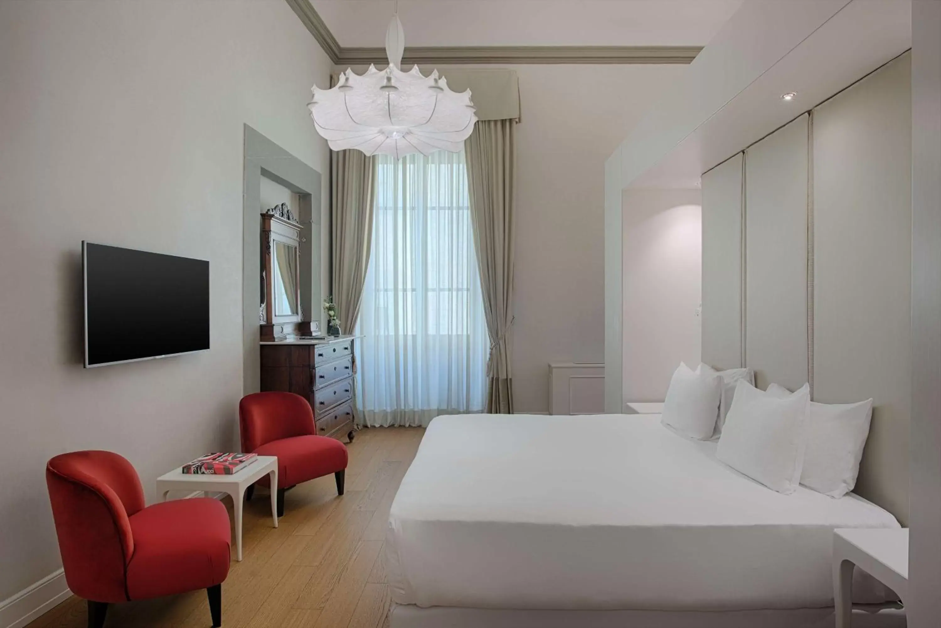 TV and multimedia, Bed in NH Collection Firenze Porta Rossa