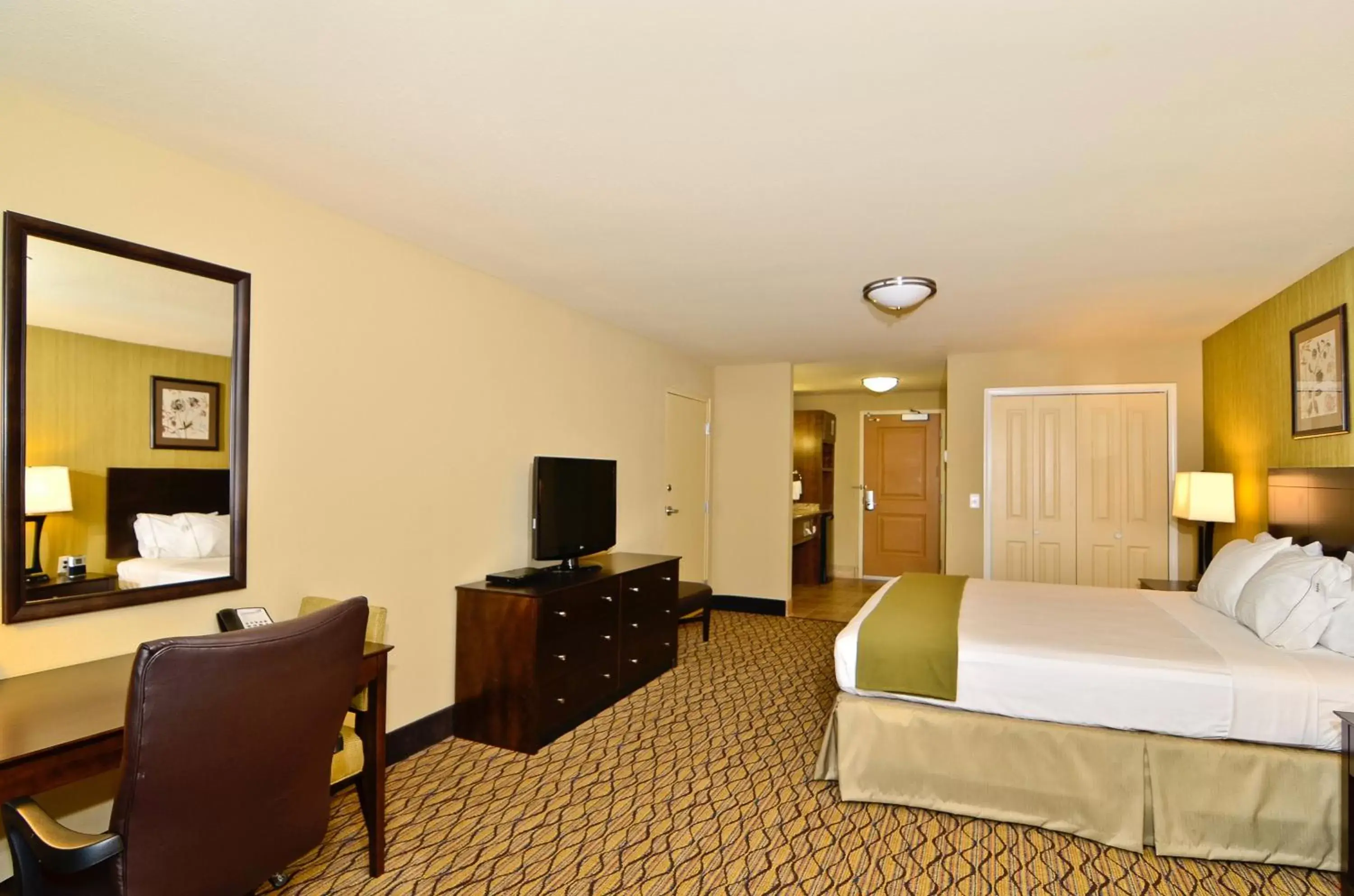 Photo of the whole room in Holiday Inn Express & Suites - Williston, an IHG Hotel