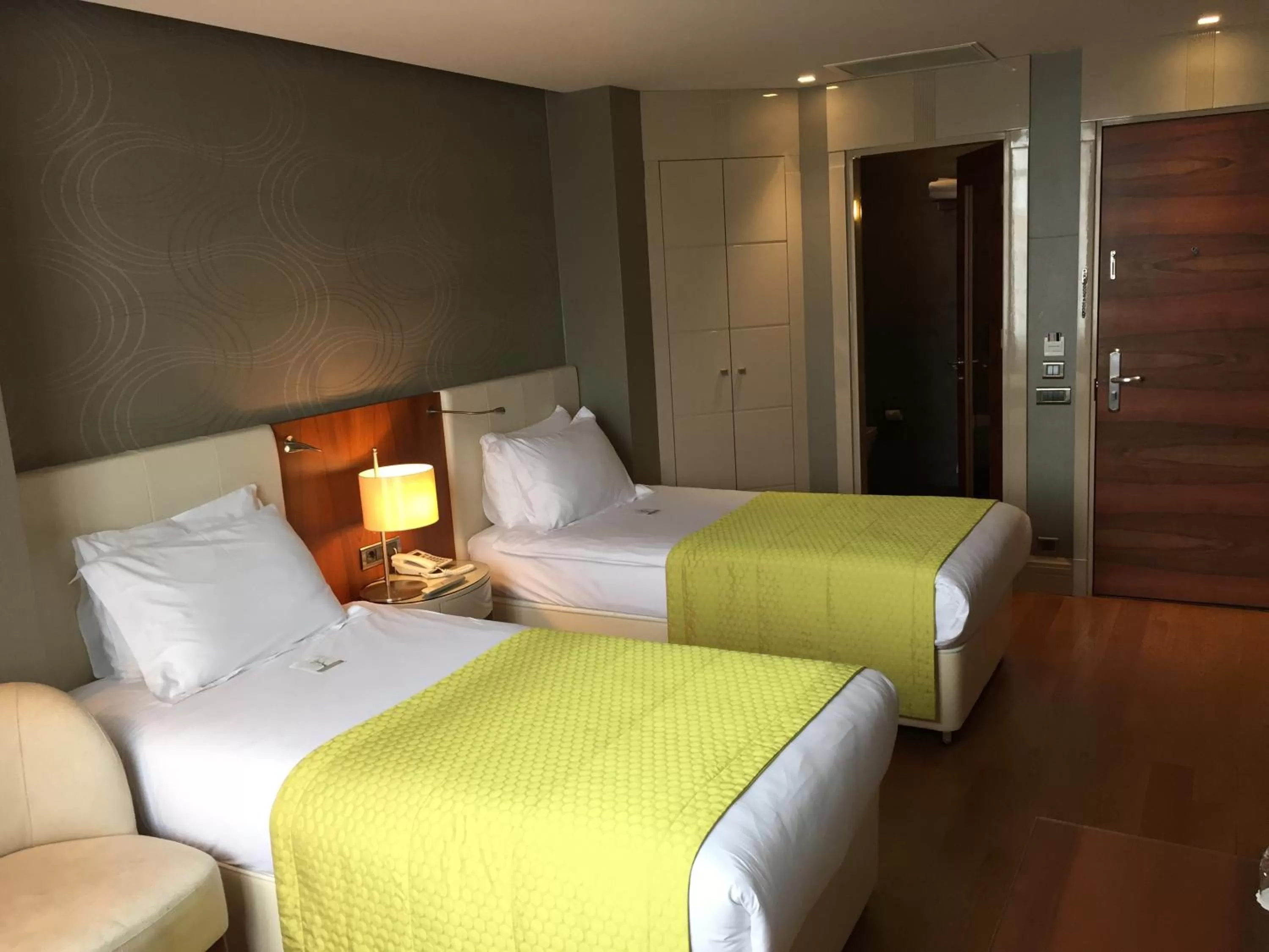 Standard Twin Room in Four Points Flex by Sheraton Istanbul Taksim Square