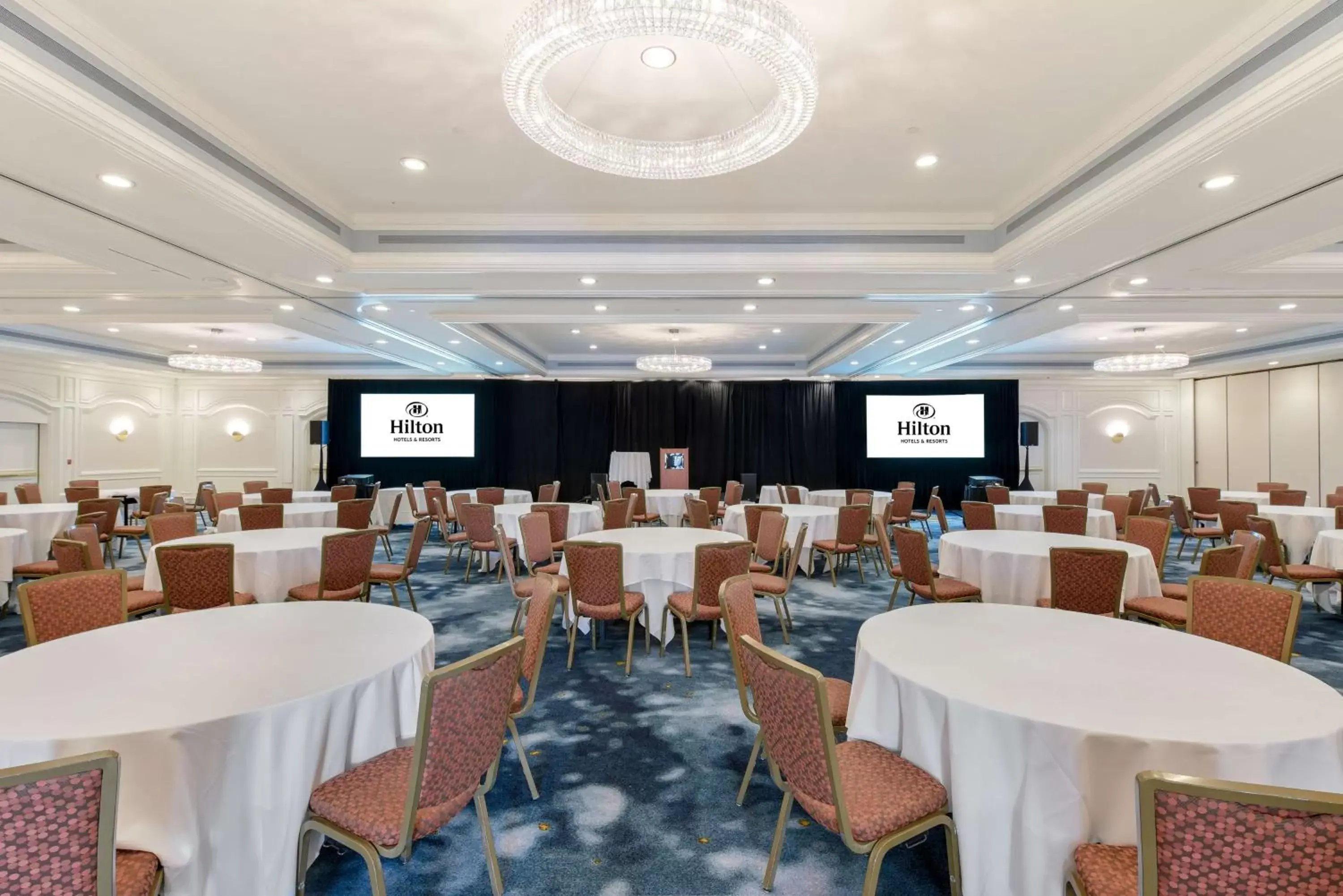 Meeting/conference room, Restaurant/Places to Eat in Hilton Irvine/Orange County Airport