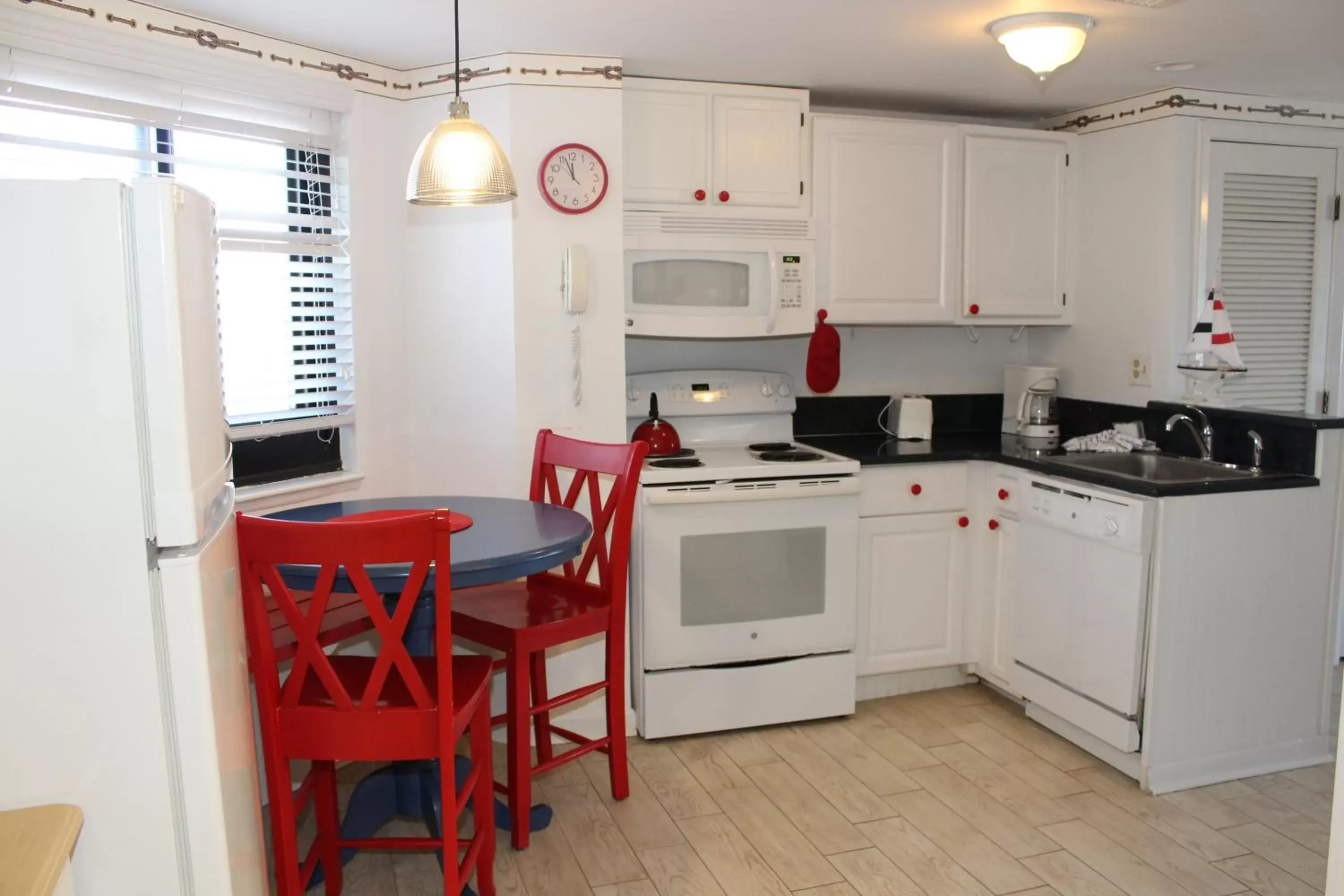 Kitchen or kitchenette, Kitchen/Kitchenette in Myrtle Beach Resort