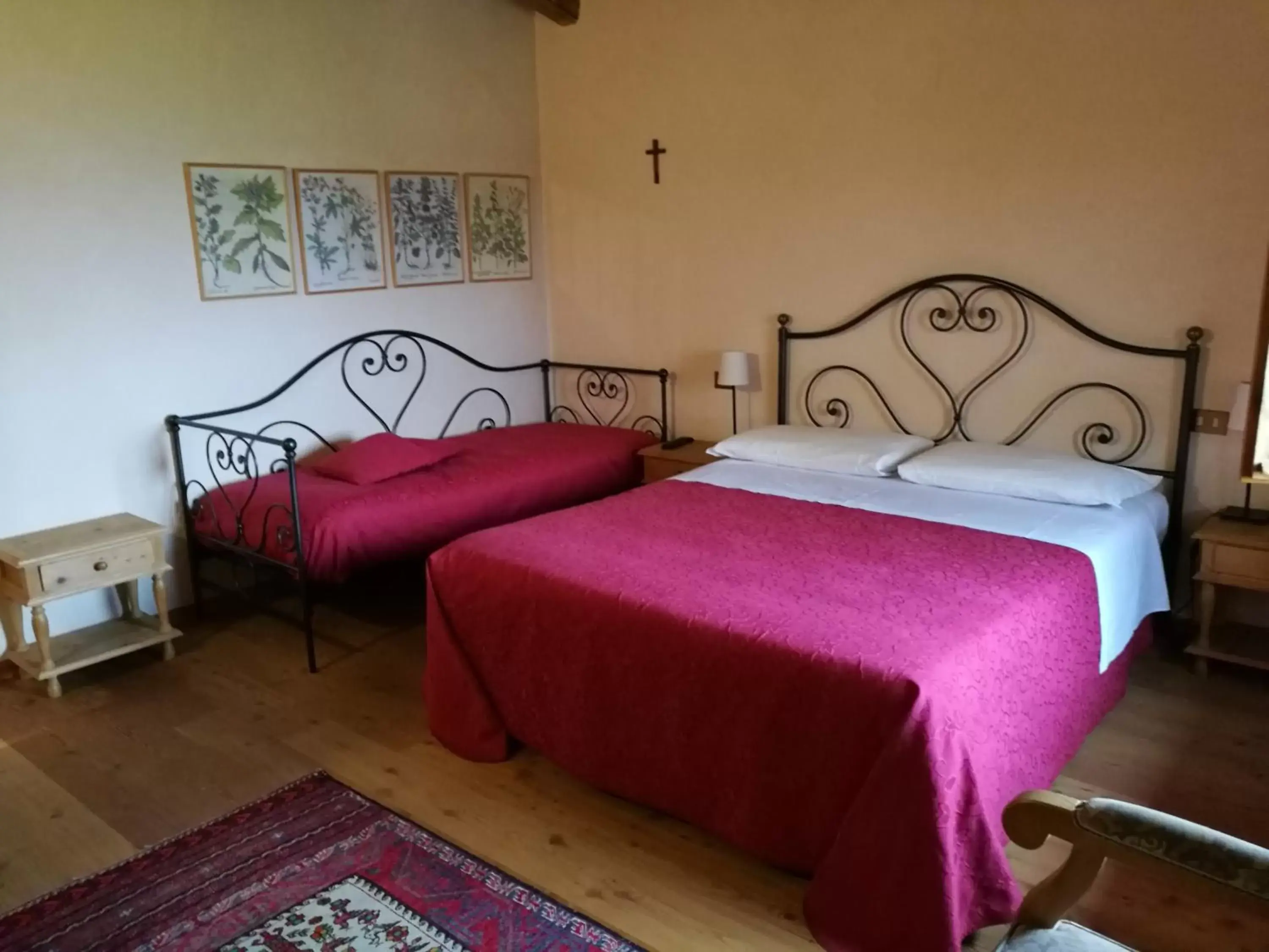 Photo of the whole room, Bed in Costa degli Ulivi