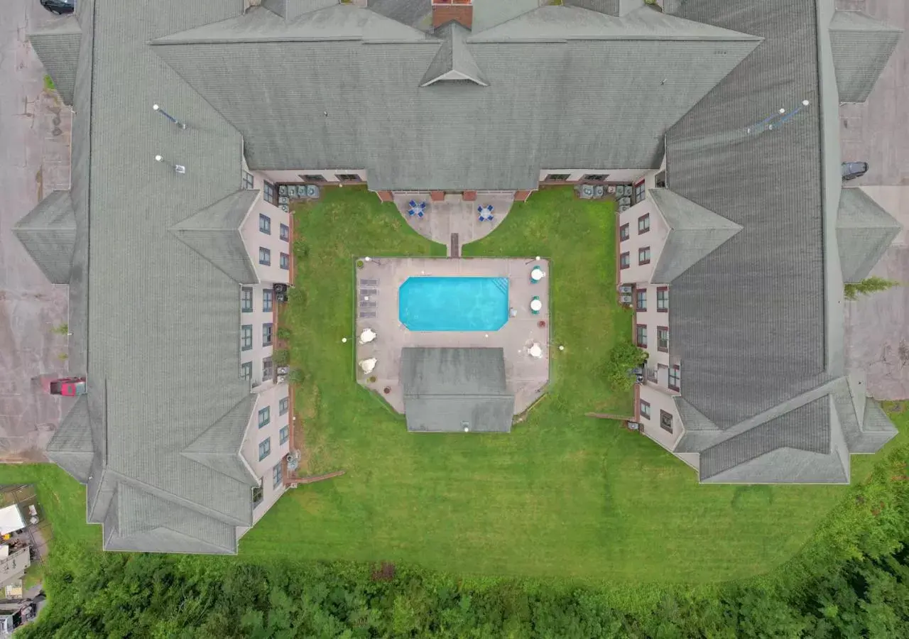 Pool view in All Season Suites