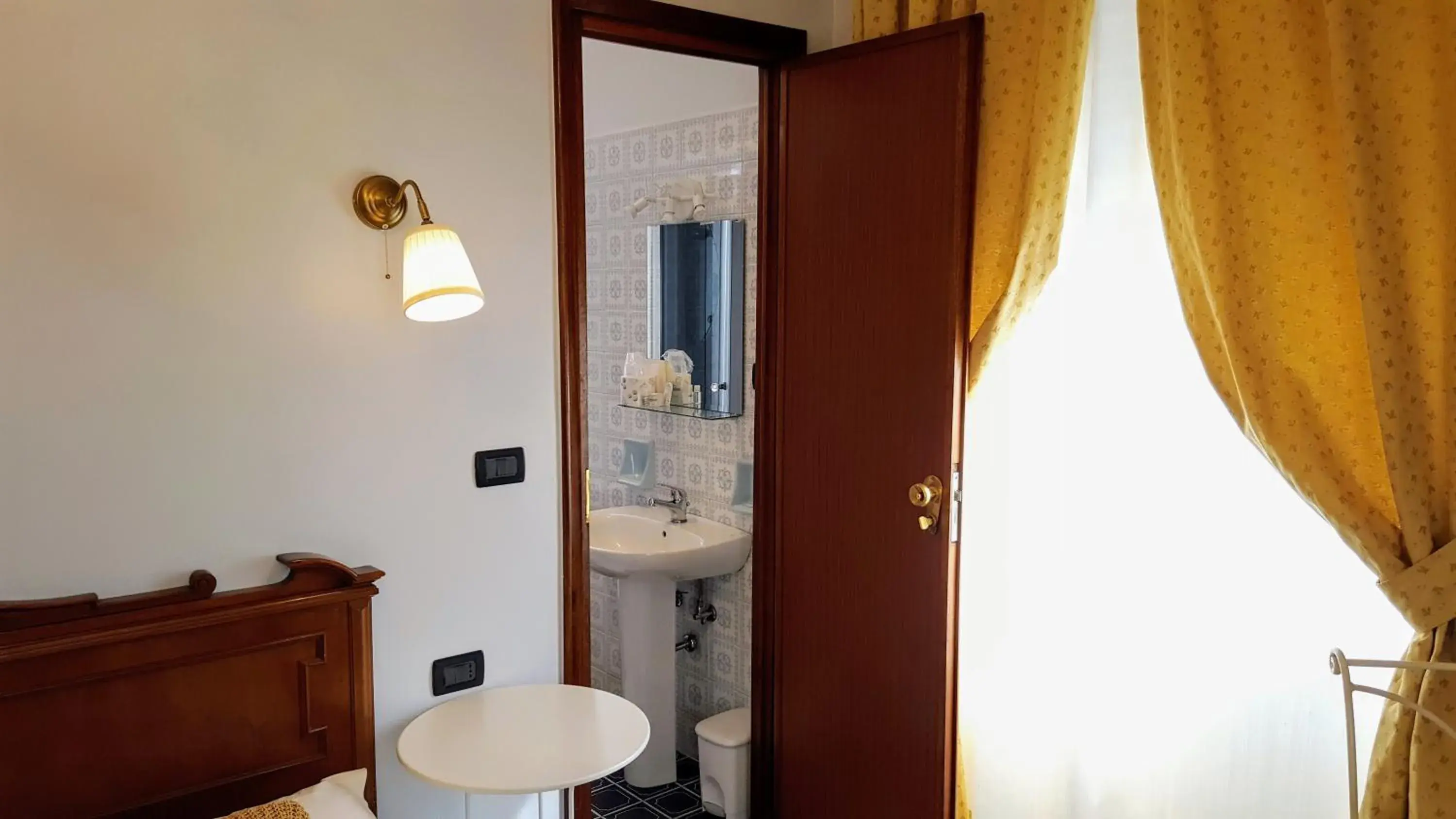 Photo of the whole room, Bathroom in Hotel Ponte Sassi