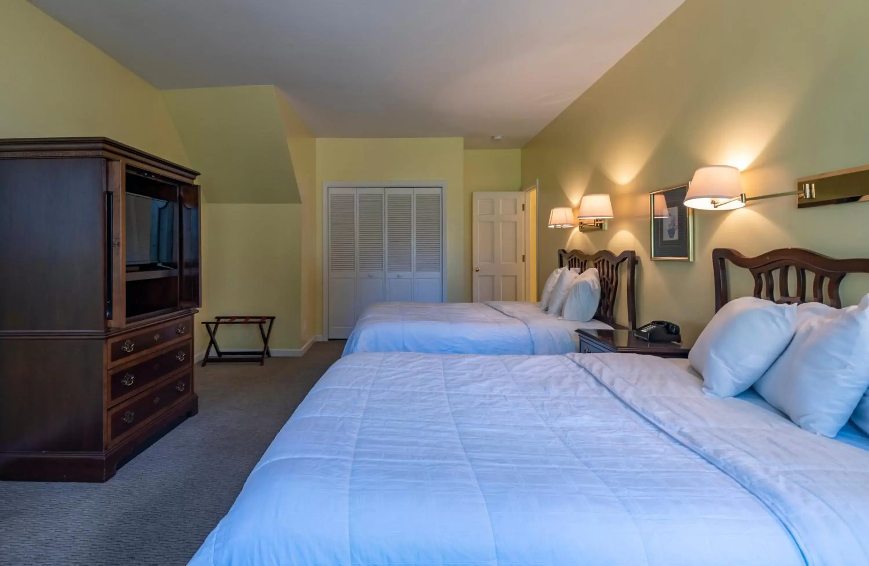 Bedroom in Century Suites Hotel