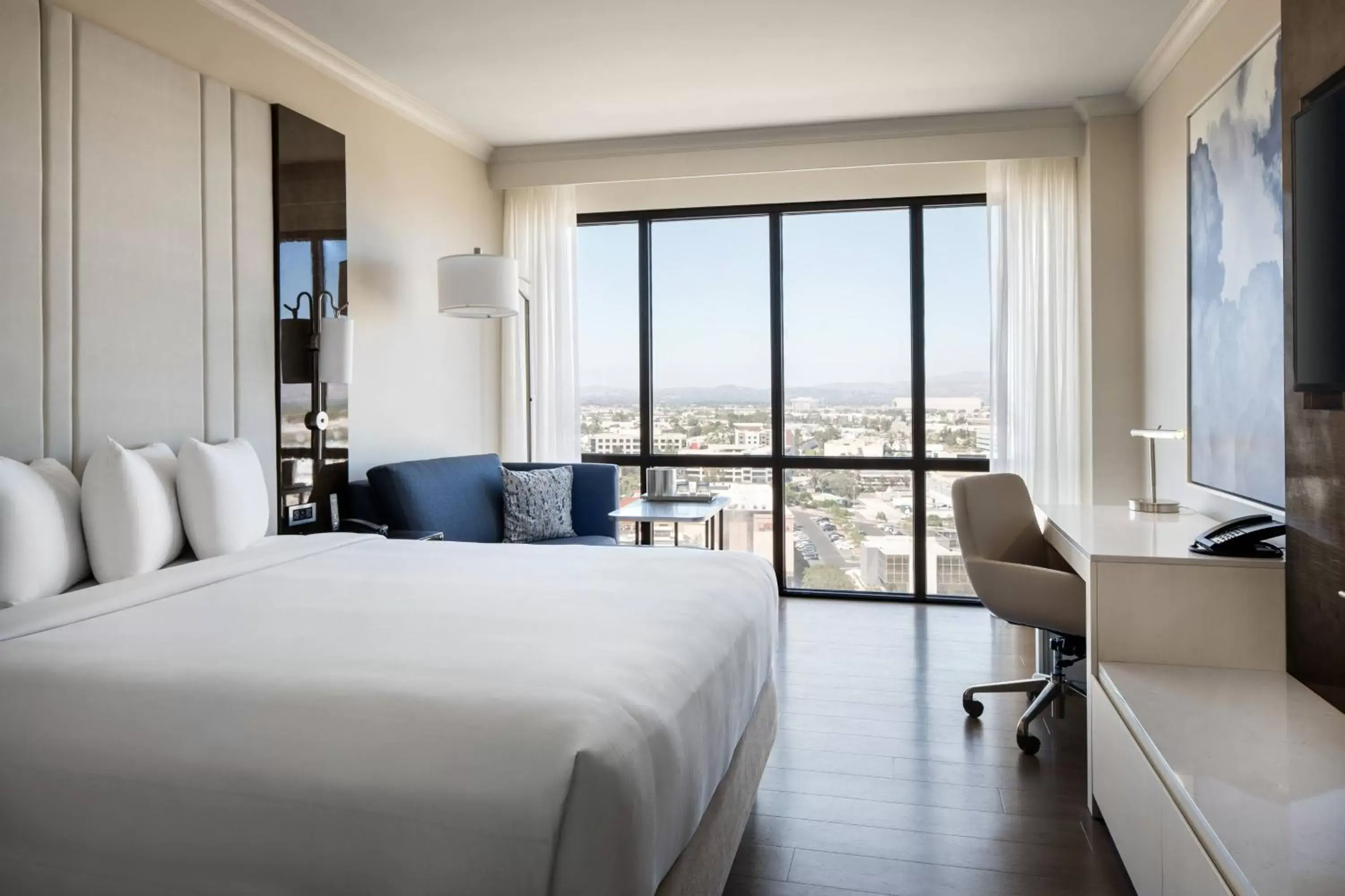 Bedroom in Irvine Marriott
