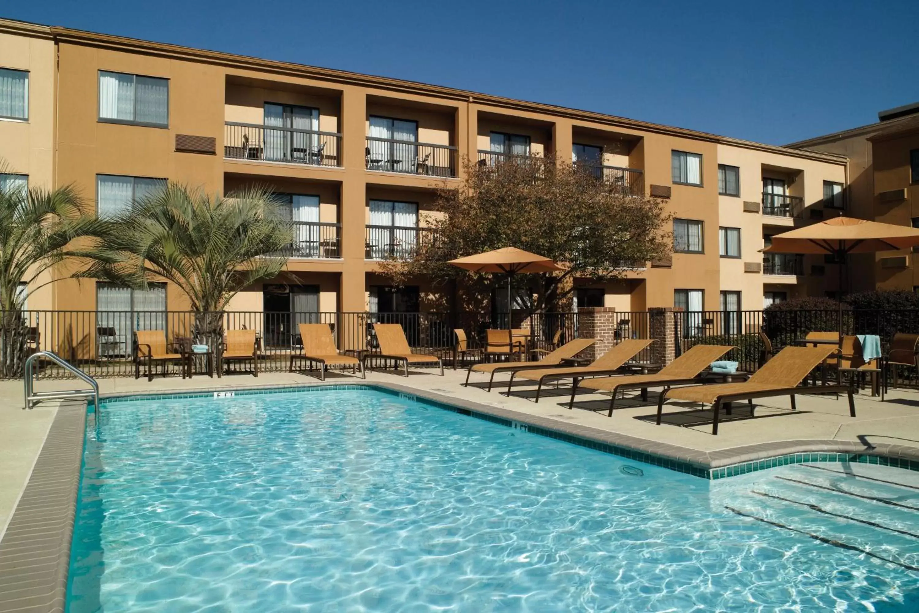 Swimming Pool in Courtyard by Marriott Macon