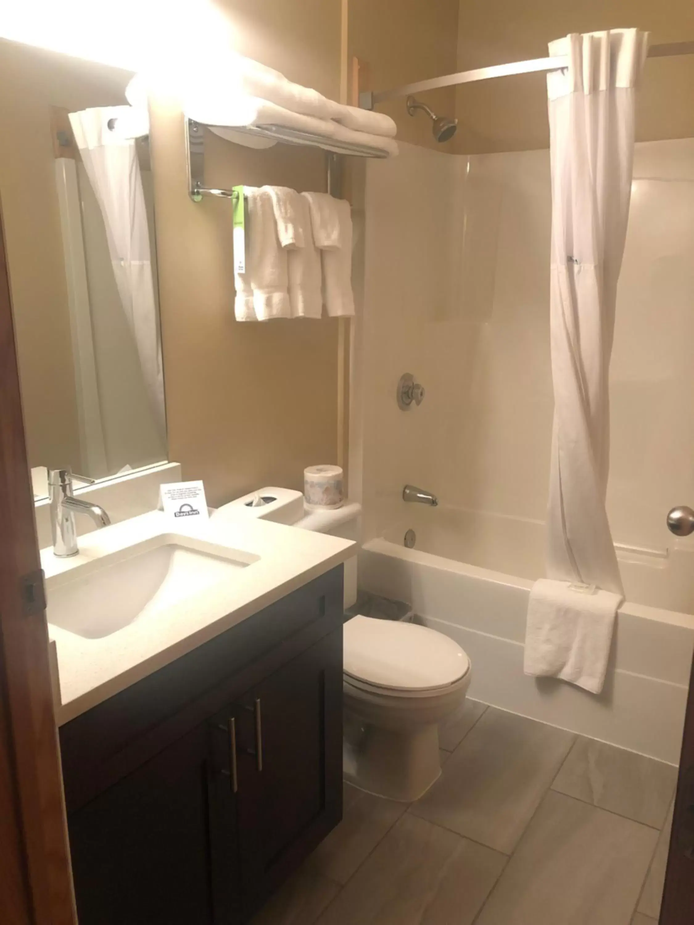 Bathroom in Days Inn by Wyndham Hinton