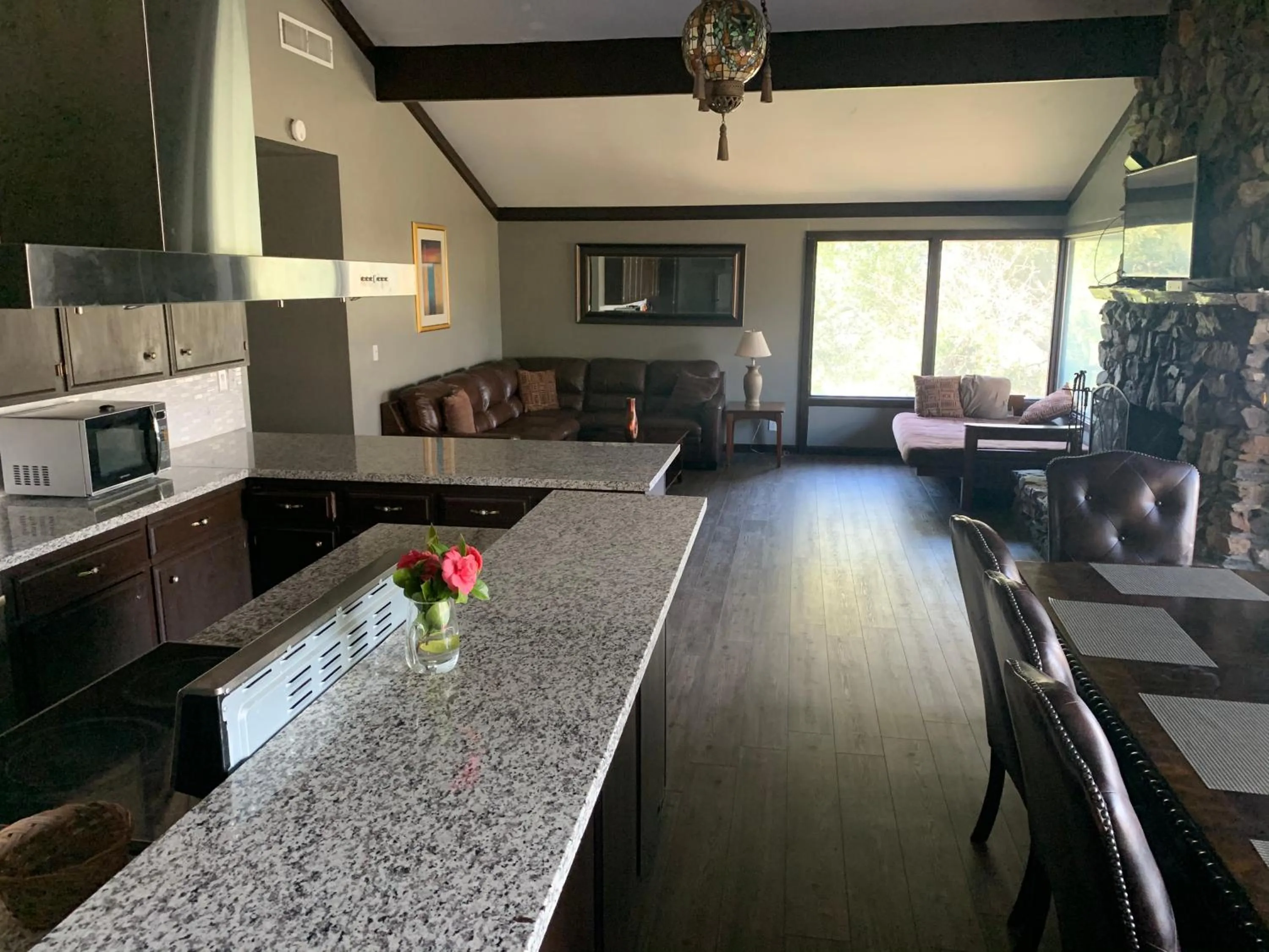 Mountain Trail Lodge and Vacation Rentals