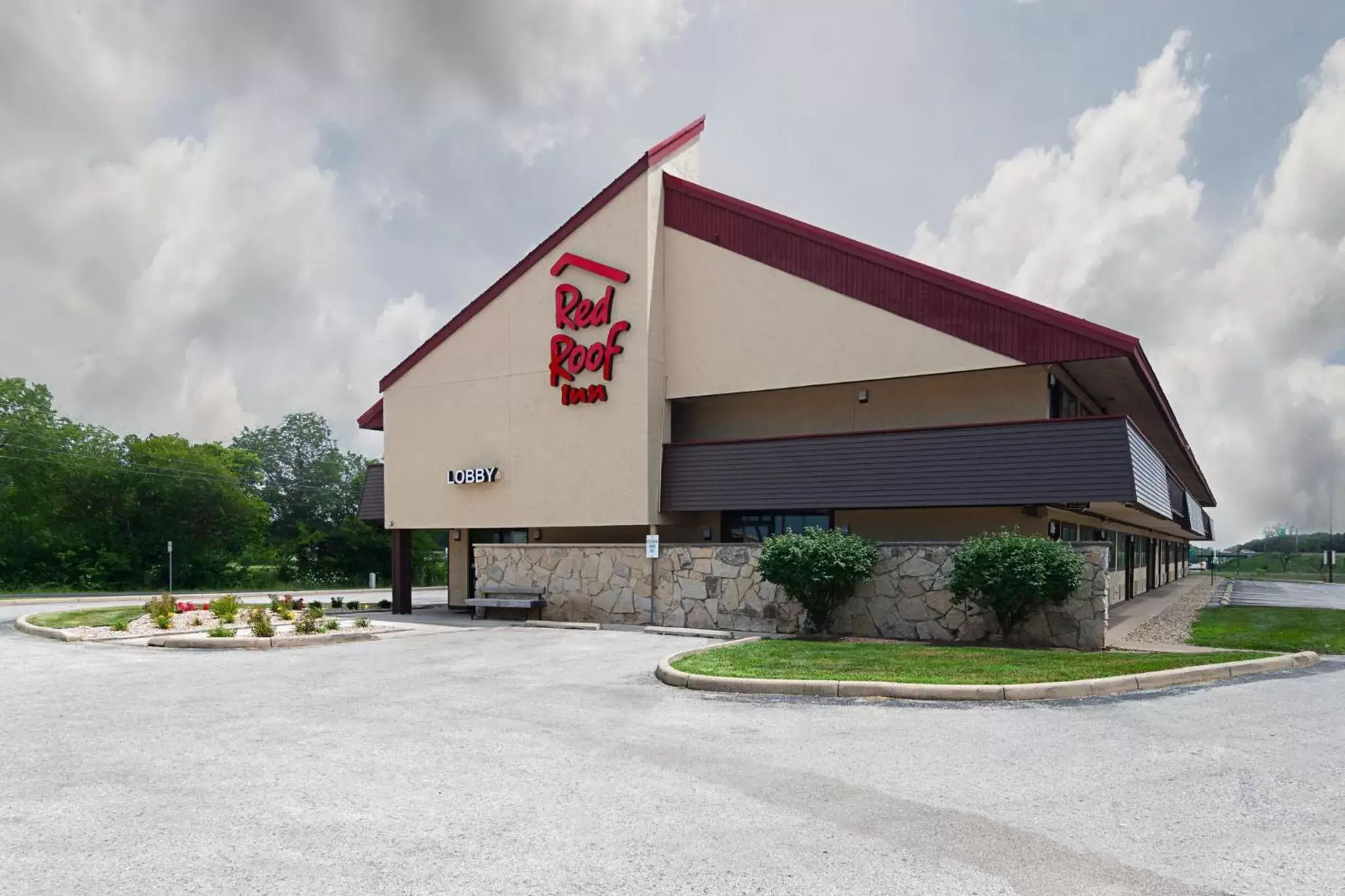 Property Building in Red Roof Inn Springfield, IL