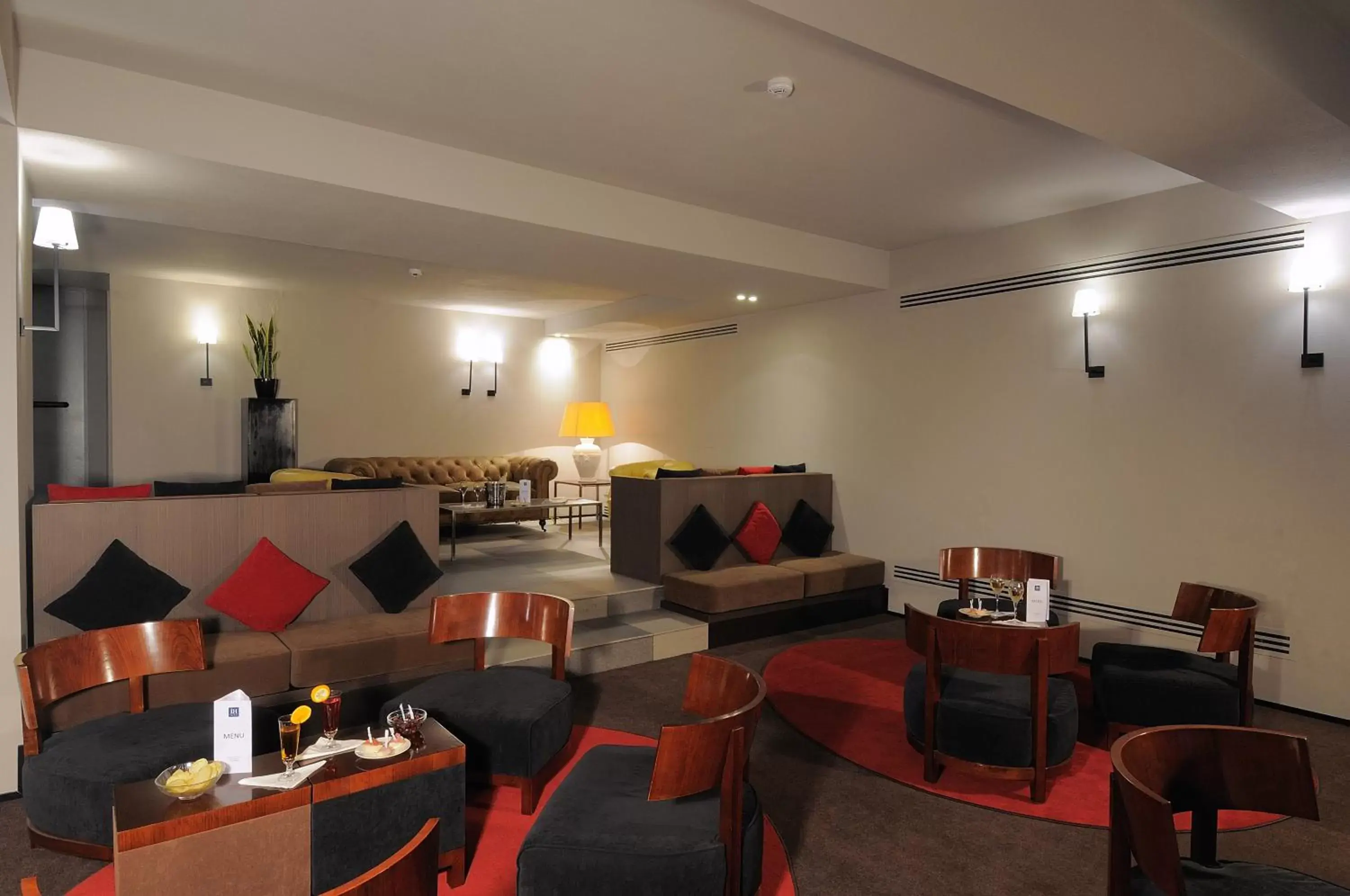 Lounge or bar, Restaurant/Places to Eat in iH Hotels Milano Ambasciatori