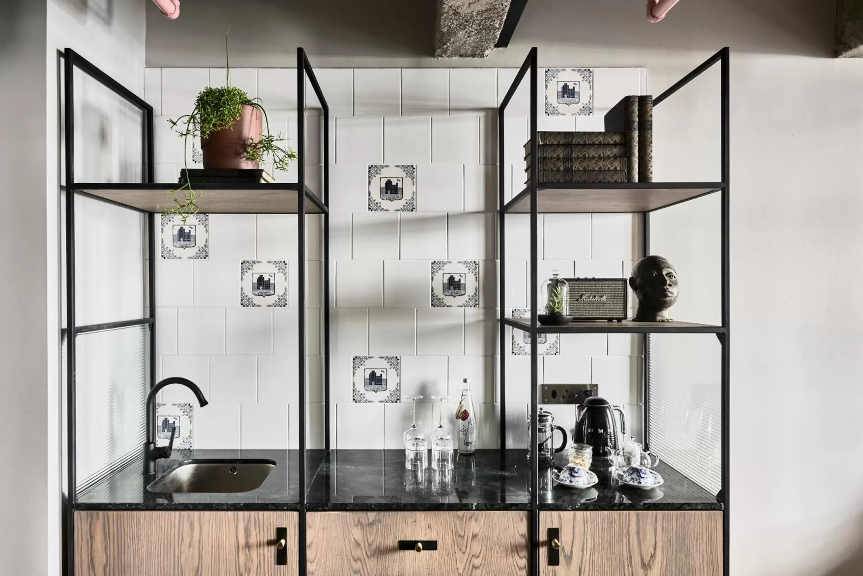Kitchen or kitchenette, Floor Plan in Gorgeous George by Design Hotels ™