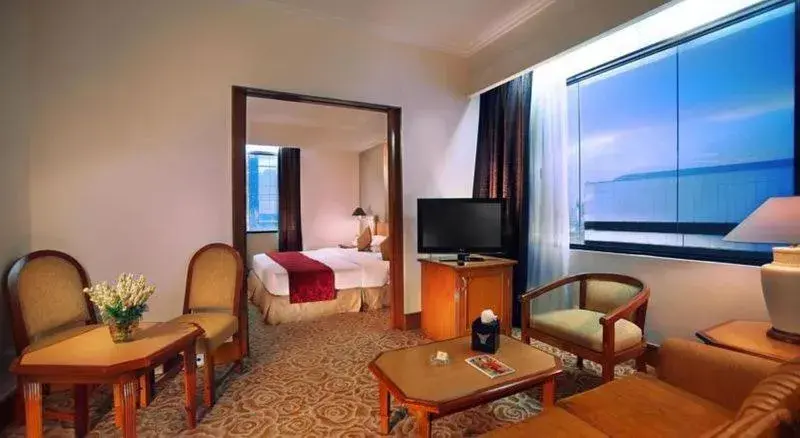 Deluxe Twin Room in Menara Peninsula Hotel