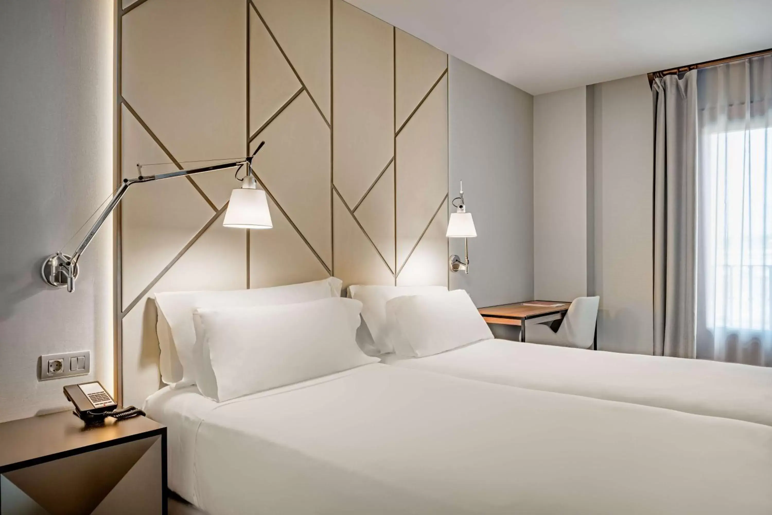 Photo of the whole room, Bed in NH Collection León Plaza Mayor Photo of the whole room, Bed in NH Collection León Plaza Mayor