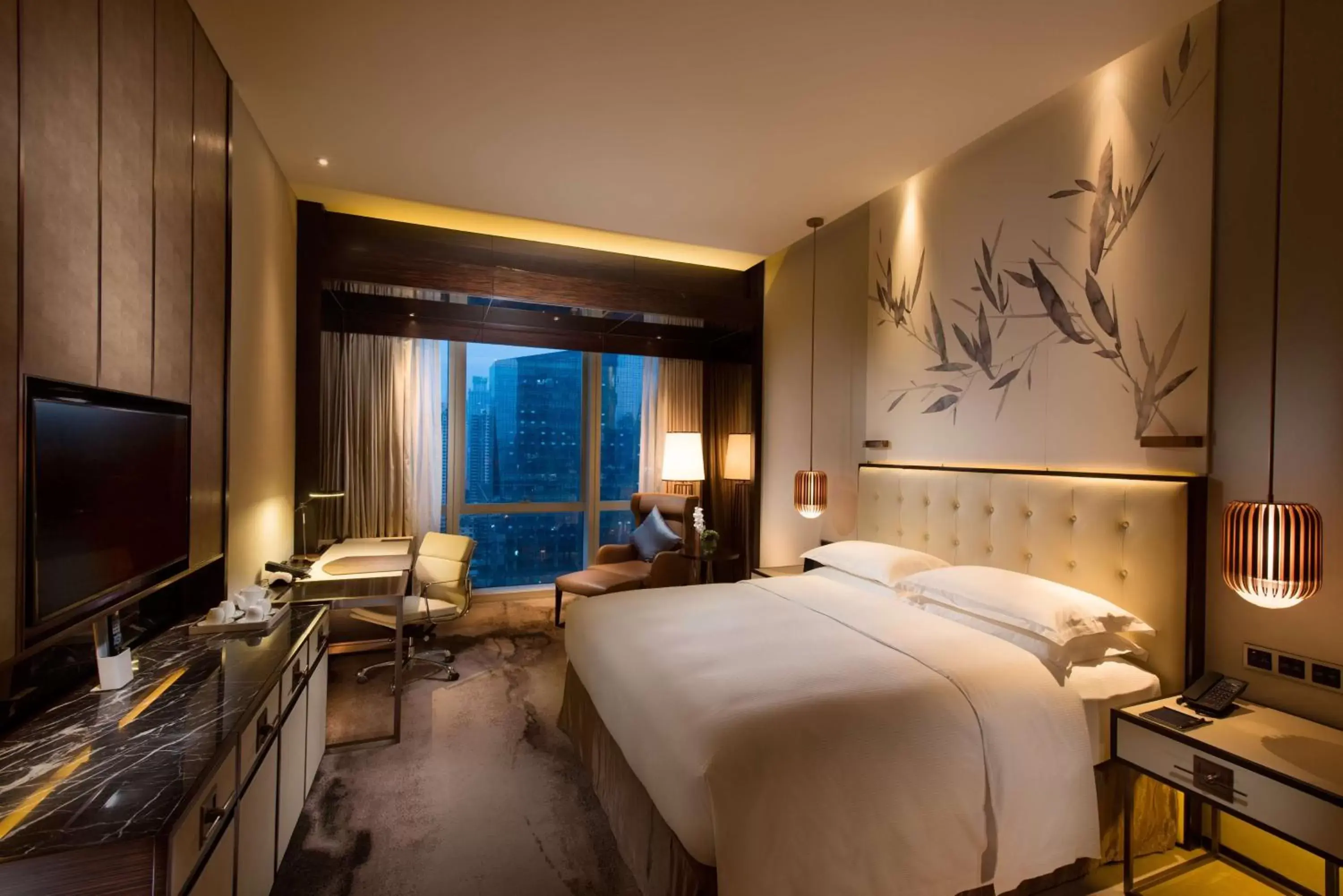 Bedroom in Hilton Shenzhen Futian, Metro Station at Hotel Front Door, Close to Futian Convention & Exhibition Center