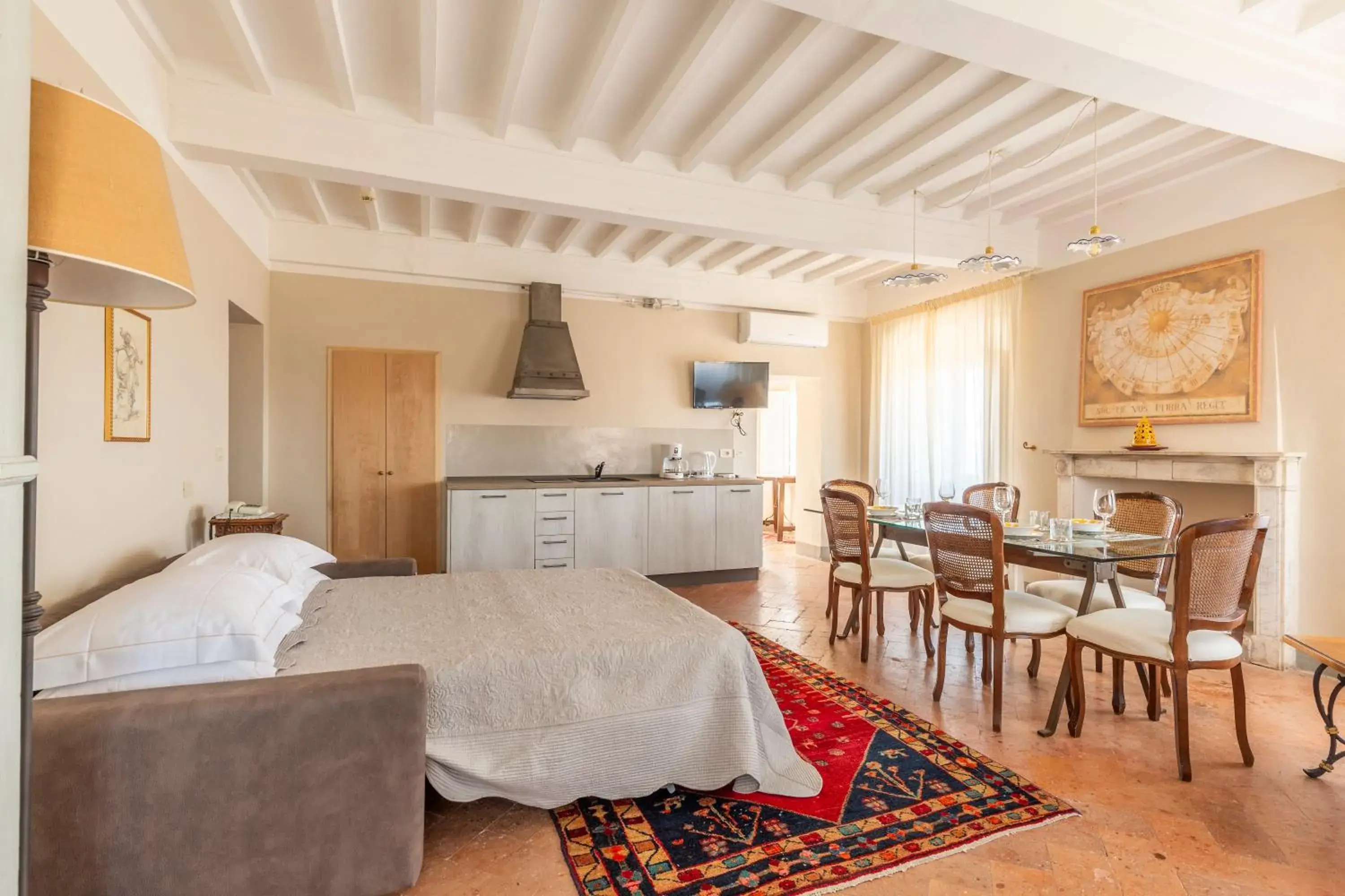 Bed, Dining Area in Hotel San Michele