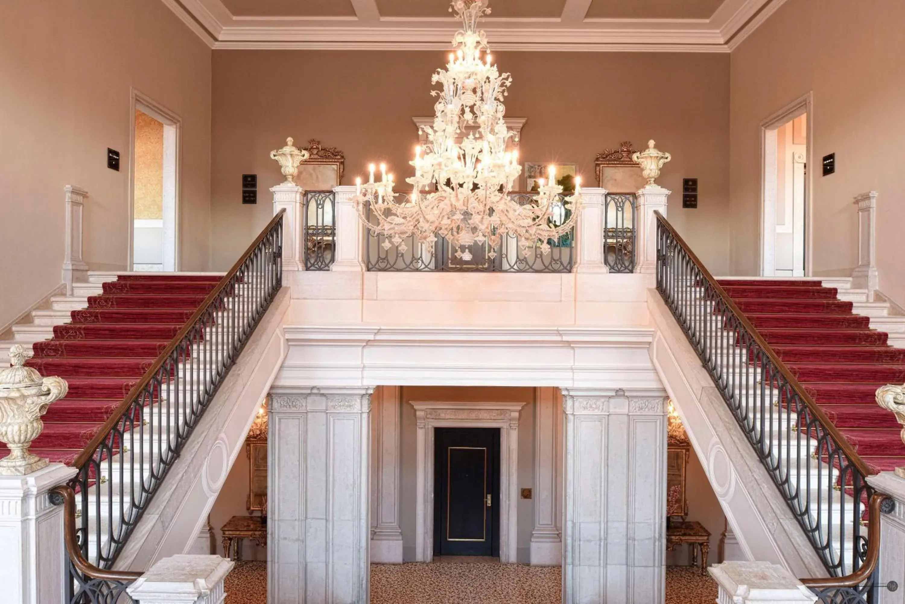 Photo of the whole room in San Clemente Palace Kempinski