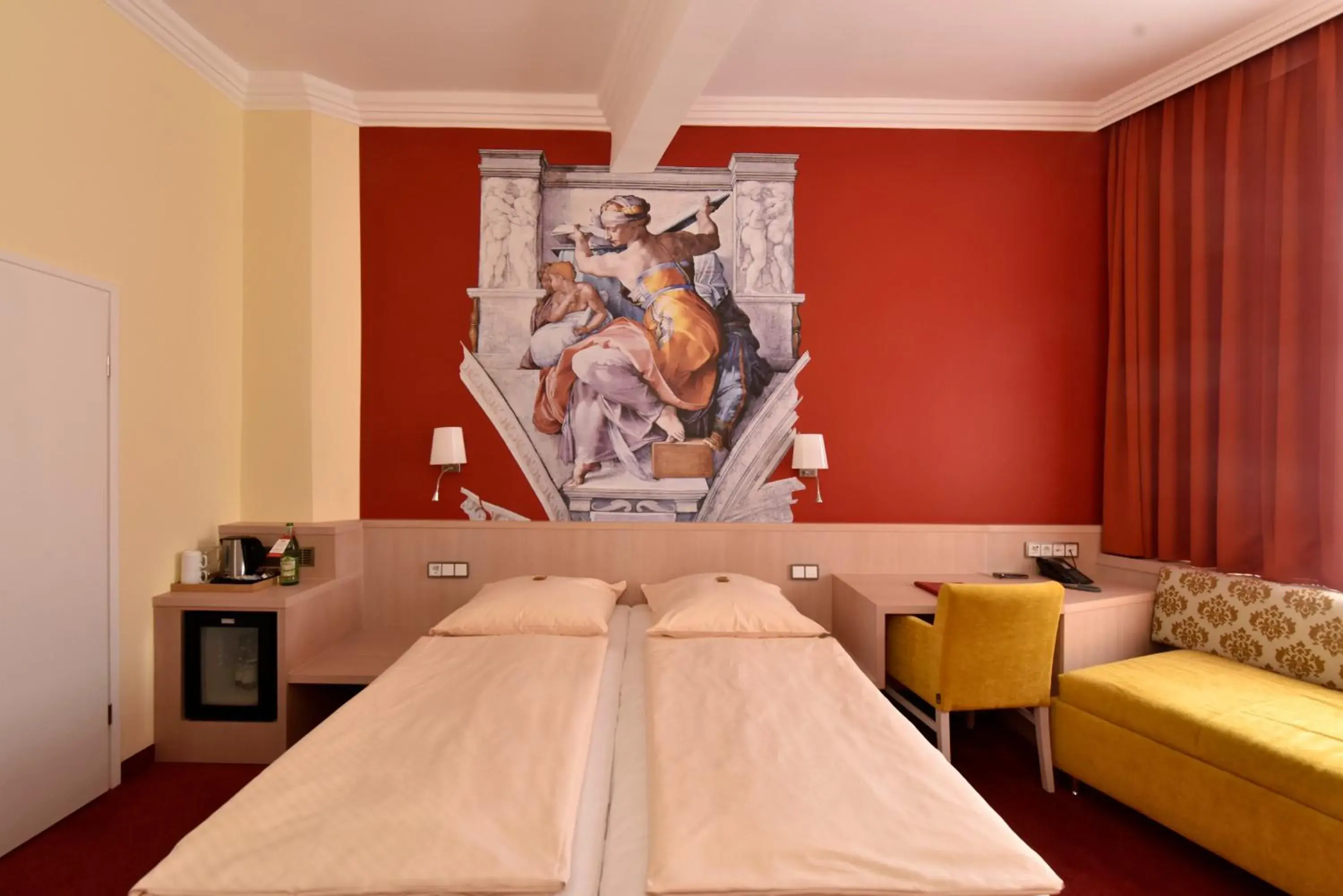 Photo of the whole room, Bed in Hotel ADRIA München