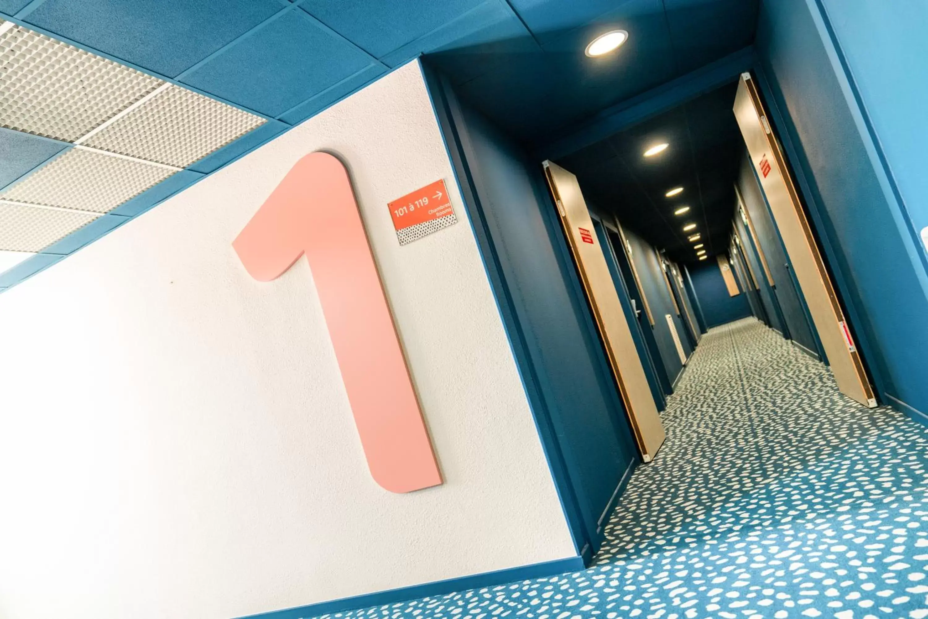 Lobby or reception in ibis Styles Marseille Plan de Campagne