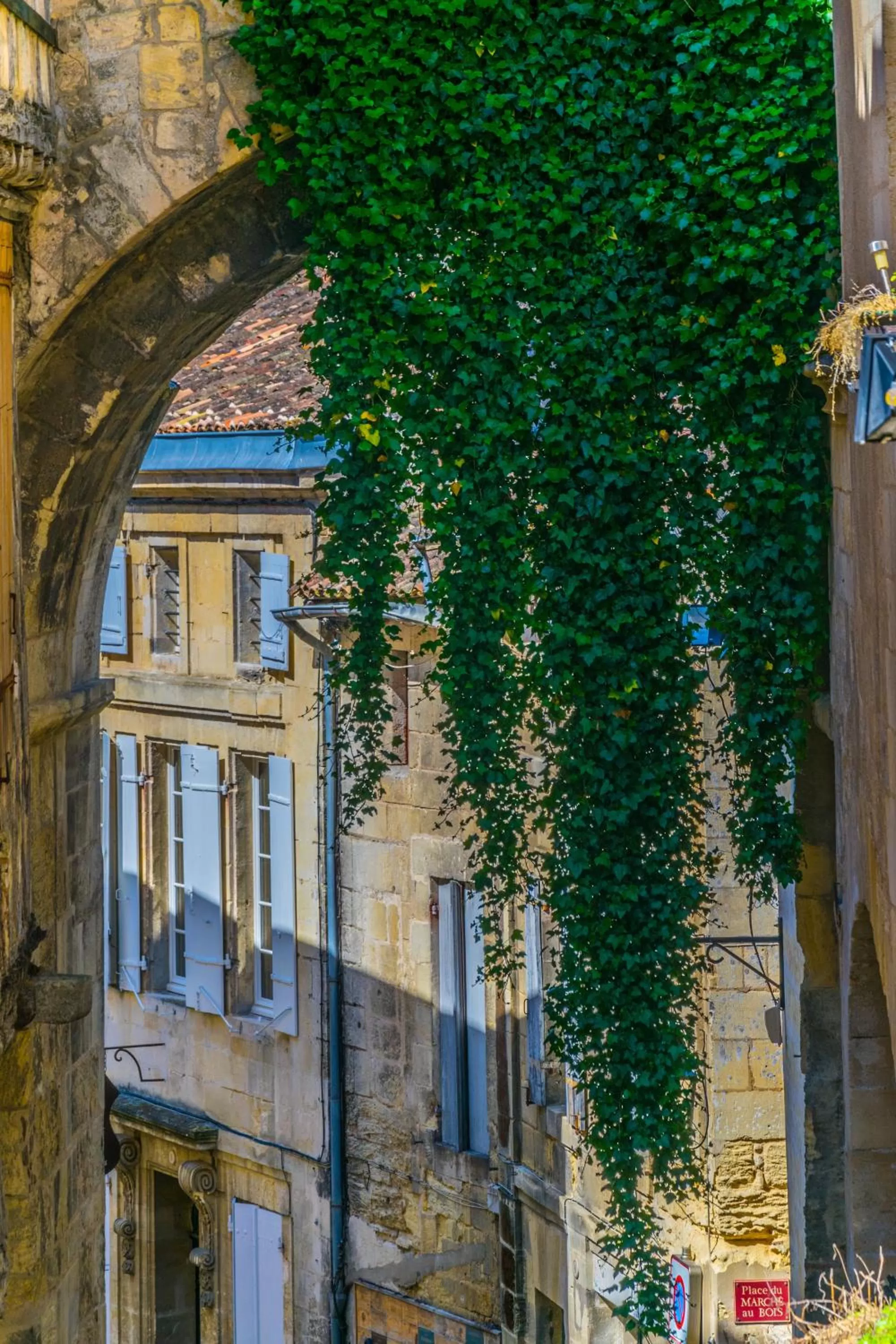 Nearby landmark in Clos 1906