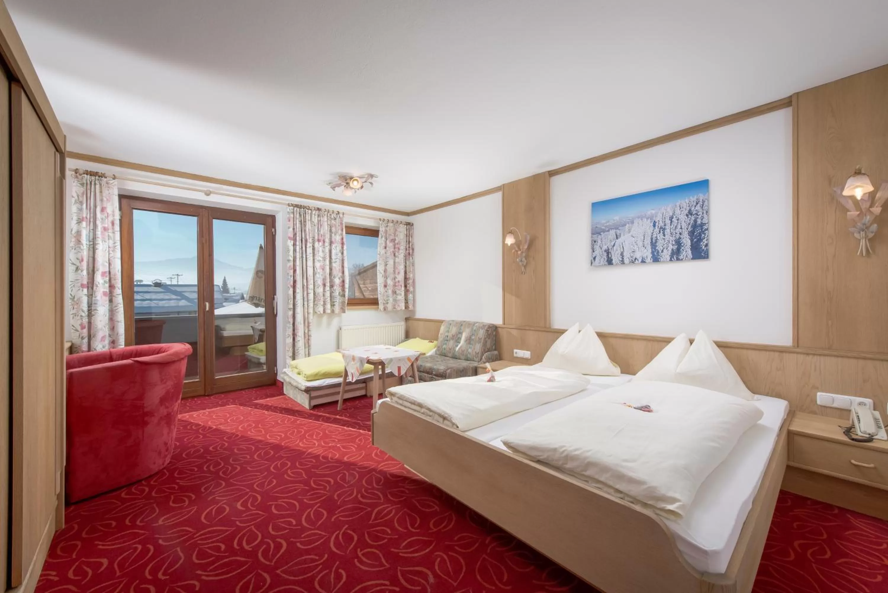 Photo of the whole room, Bed in Familienhotel Central