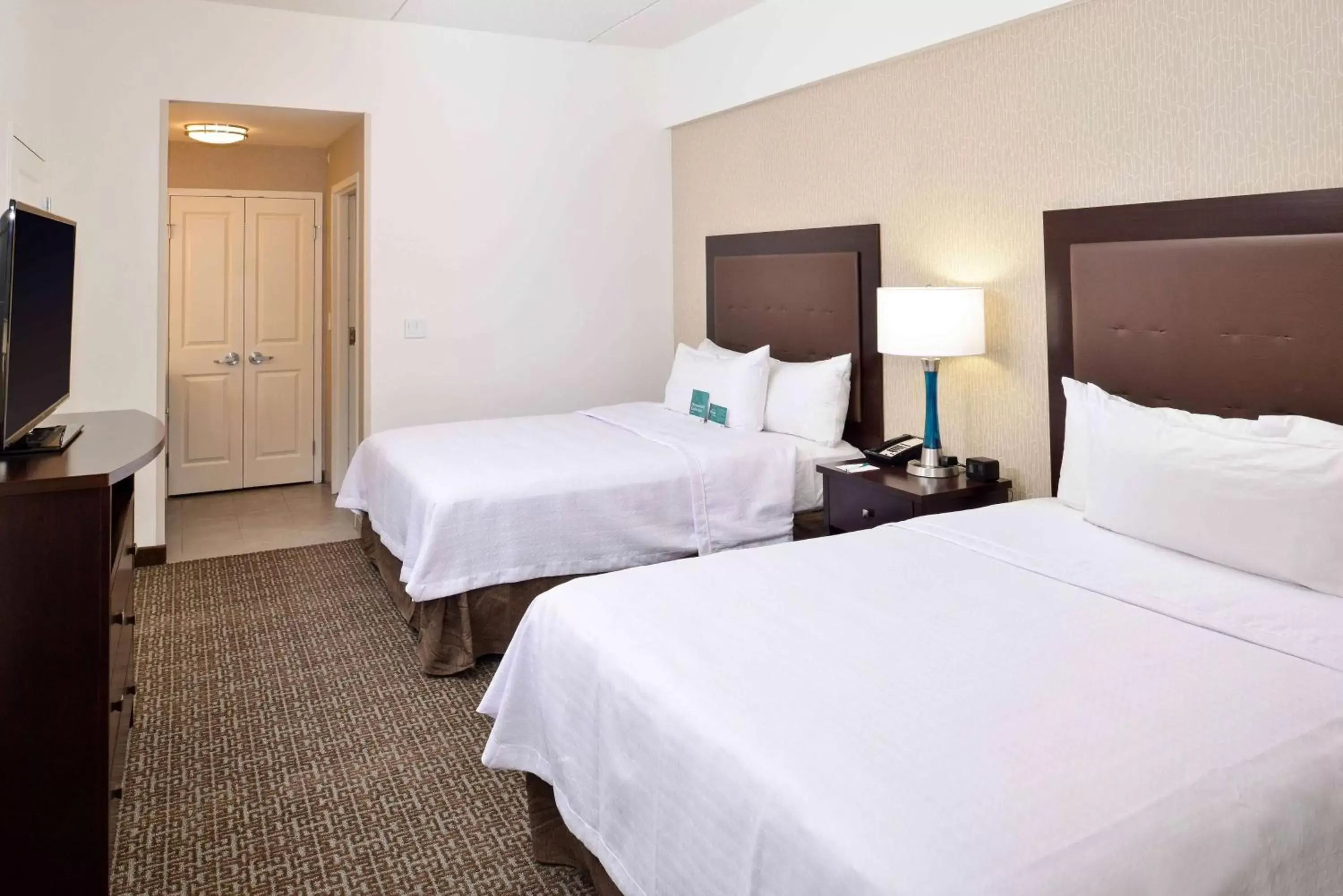 Bed in Homewood Suites by Hilton Columbia/Laurel